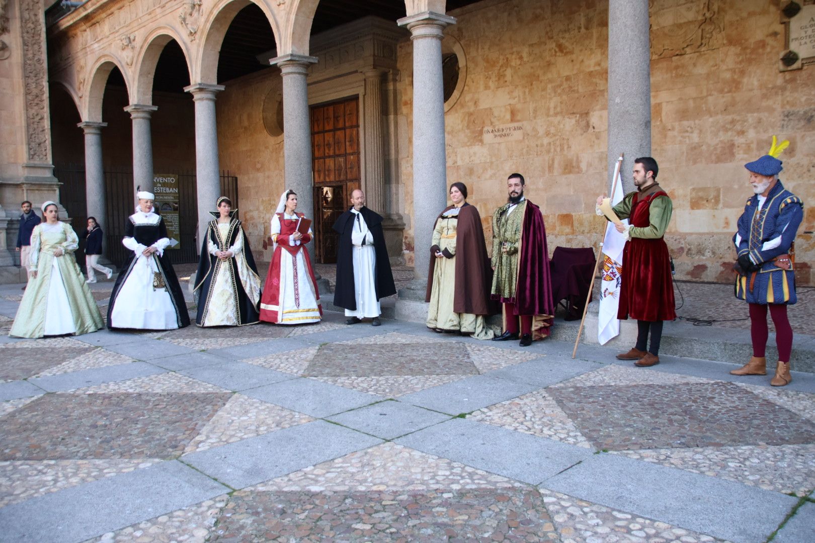 GALERÍA | Cristóbal Colón y los Reyes Católicos se reúnen de nuevo en ...