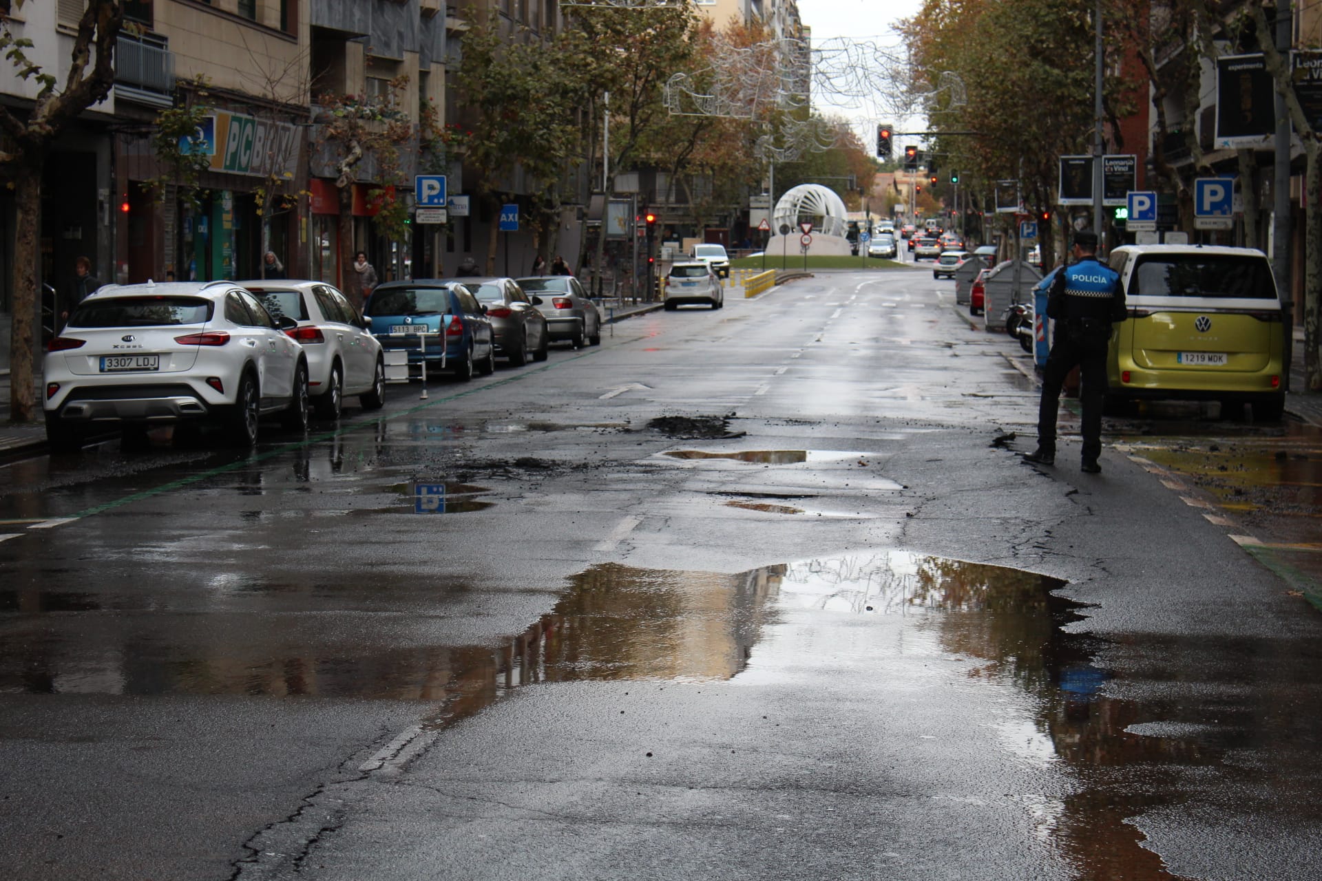 Reventón de agua en Torres Villaroel (3)