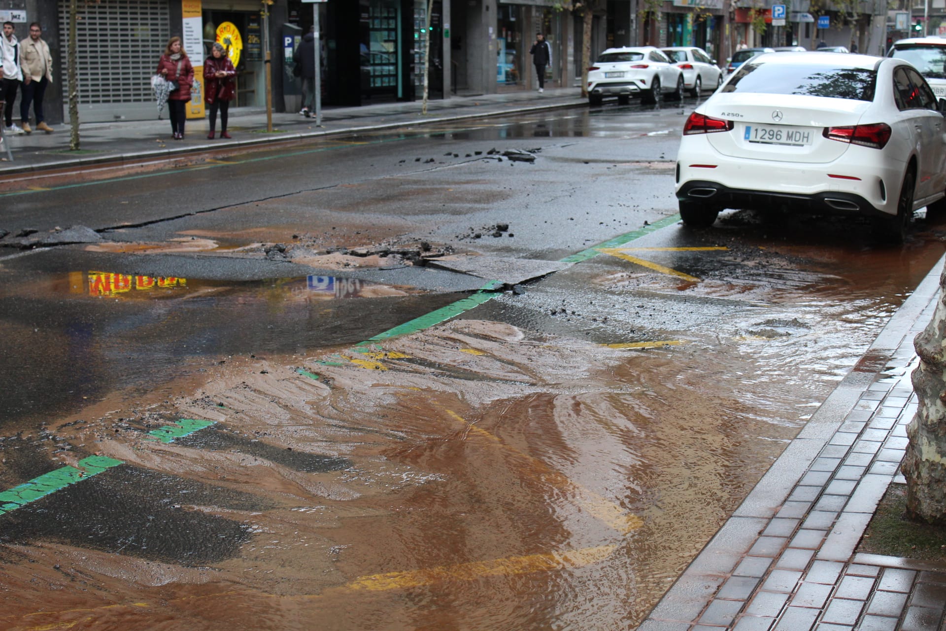 Reventón de agua en Torres Villaroel (9)