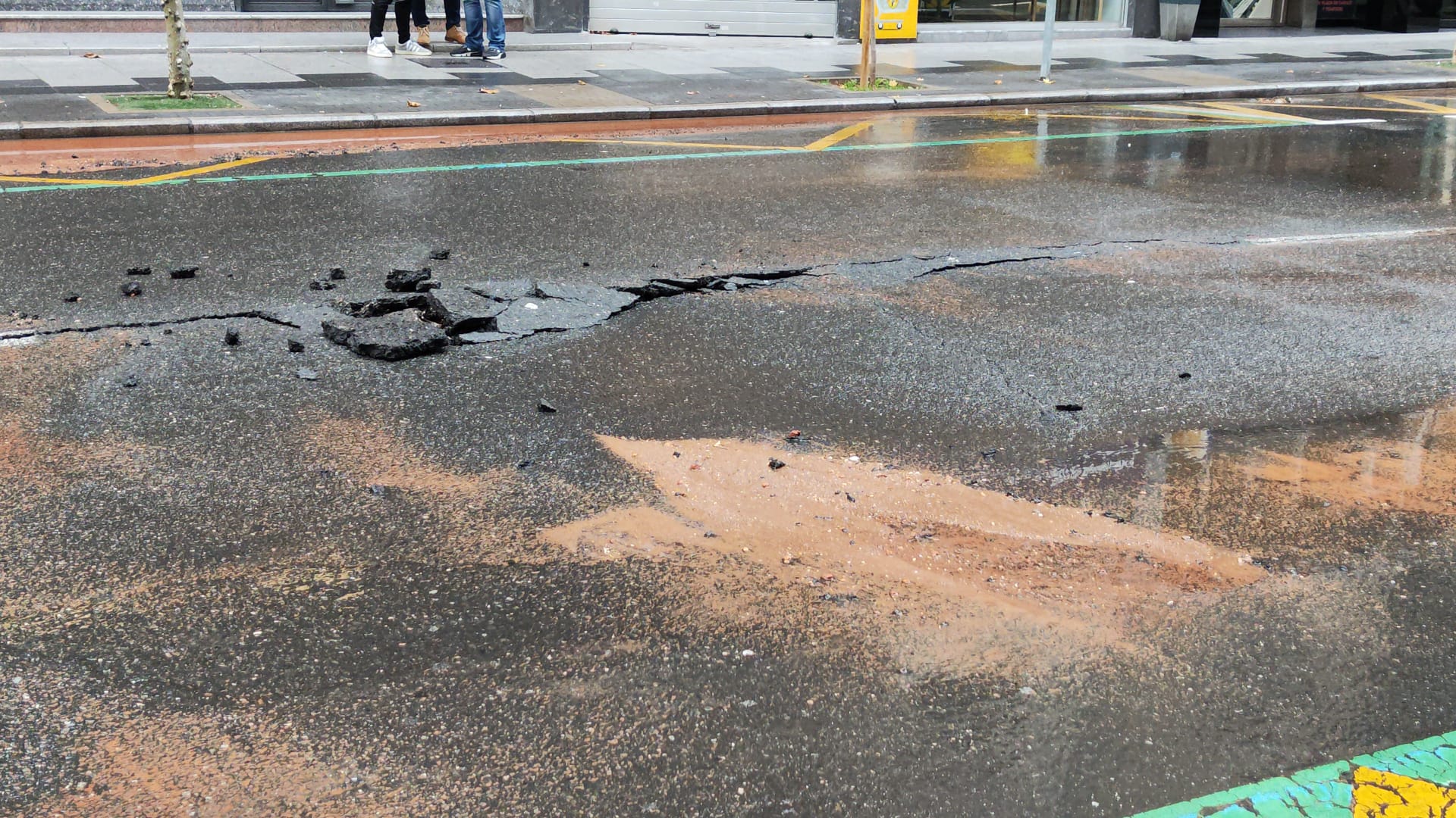 Reventón de agua en Torres Villaroel (15)