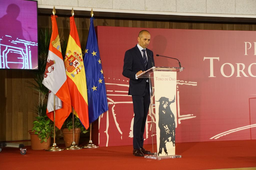 Entrega del premio del Toro de Oro a la ganadería de Vellosino por la Feria Taurina 2023 | Fotos: Juanes