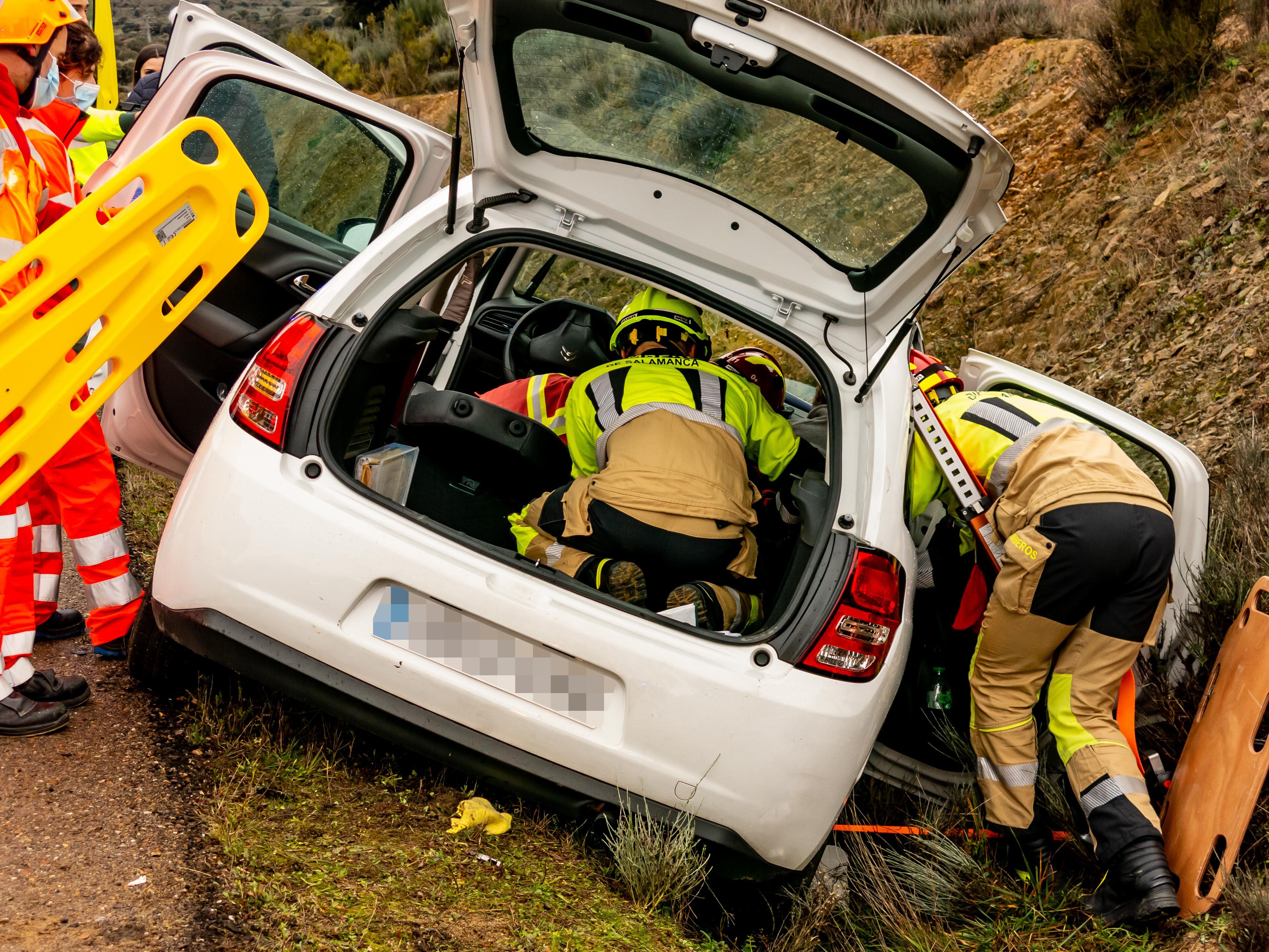 GALERÍA | Dos Mujeres Heridas En Un Accidente De Tráfico En La ...