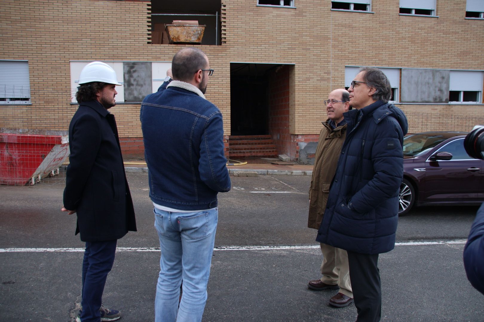 GALERÍA | Carlos García Carbayo, Visita Las Obras De La Promoción De 48 ...