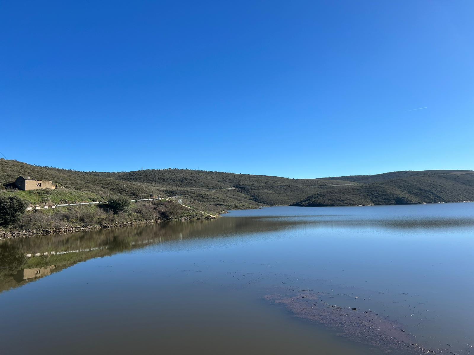 Presa, embalse y río del Águeda. Foto de archivo Verónica Tapia