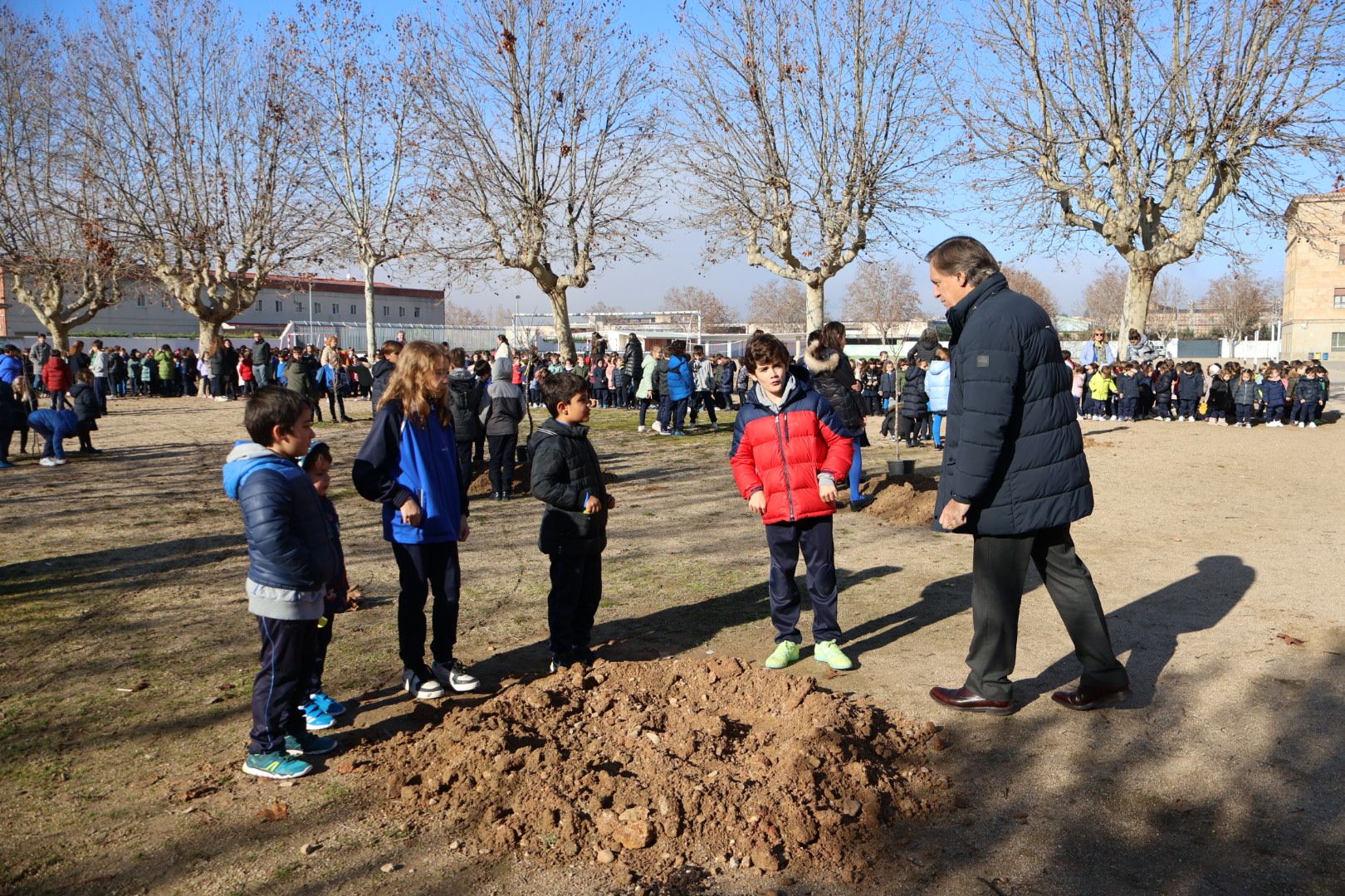 Carlos García Carbayo, presenta el nuevo programa de educación ambiental ‘Patios por el Clima’