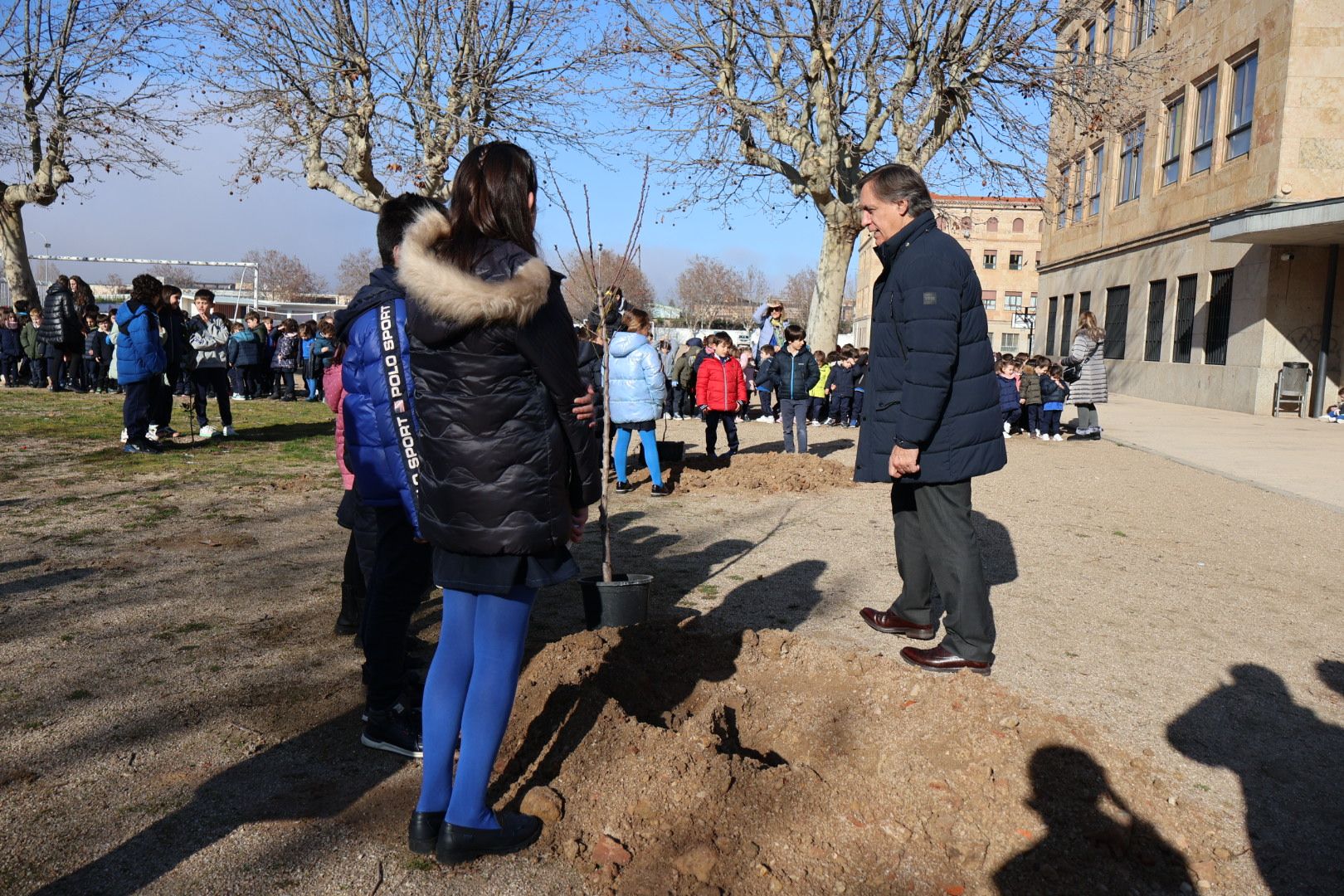 Carlos García Carbayo, presenta el nuevo programa de educación ambiental ‘Patios por el Clima’