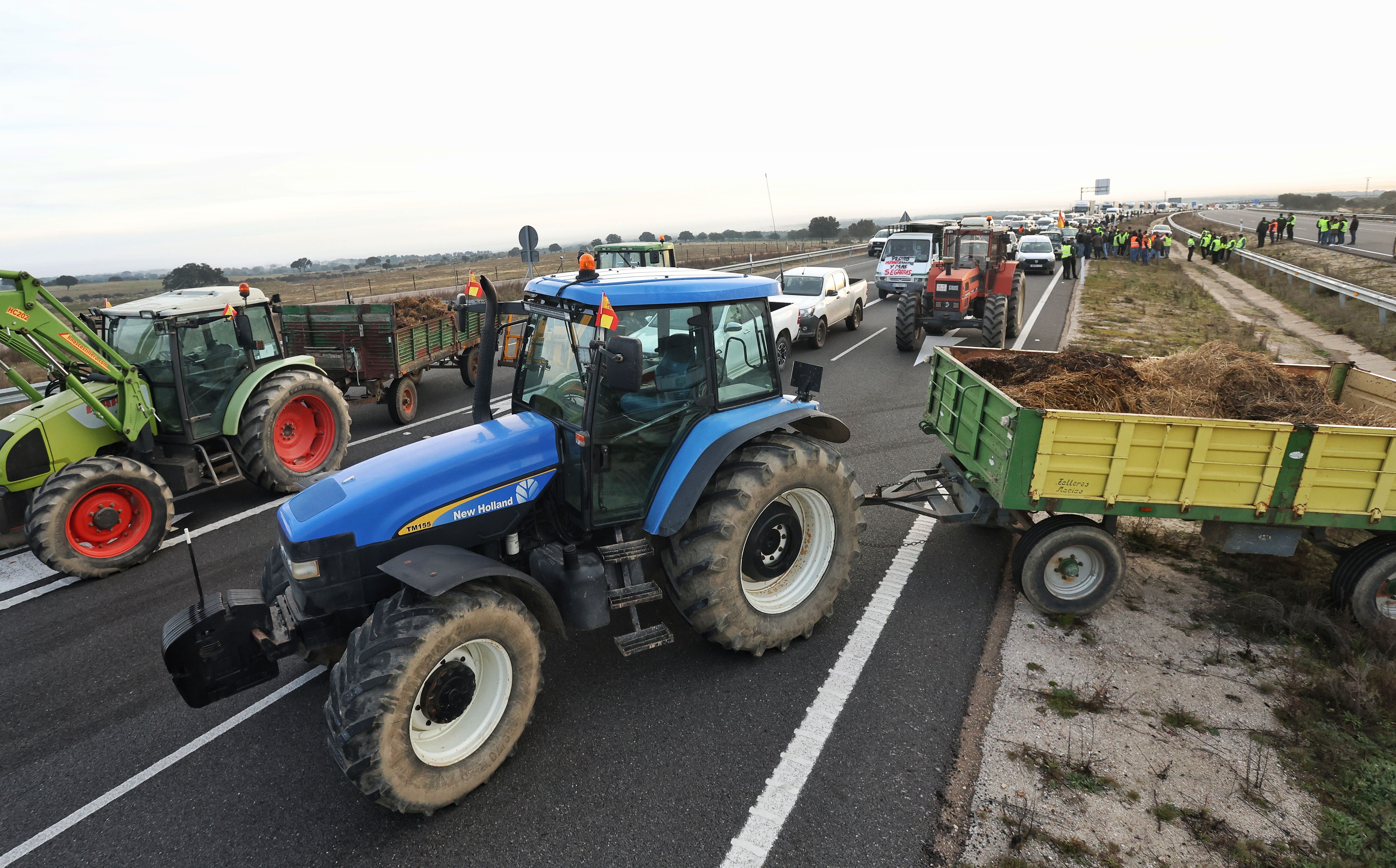 Una nueva tractorada corta la A 62 y la N 620 en Fuentes de Oñoro (5)