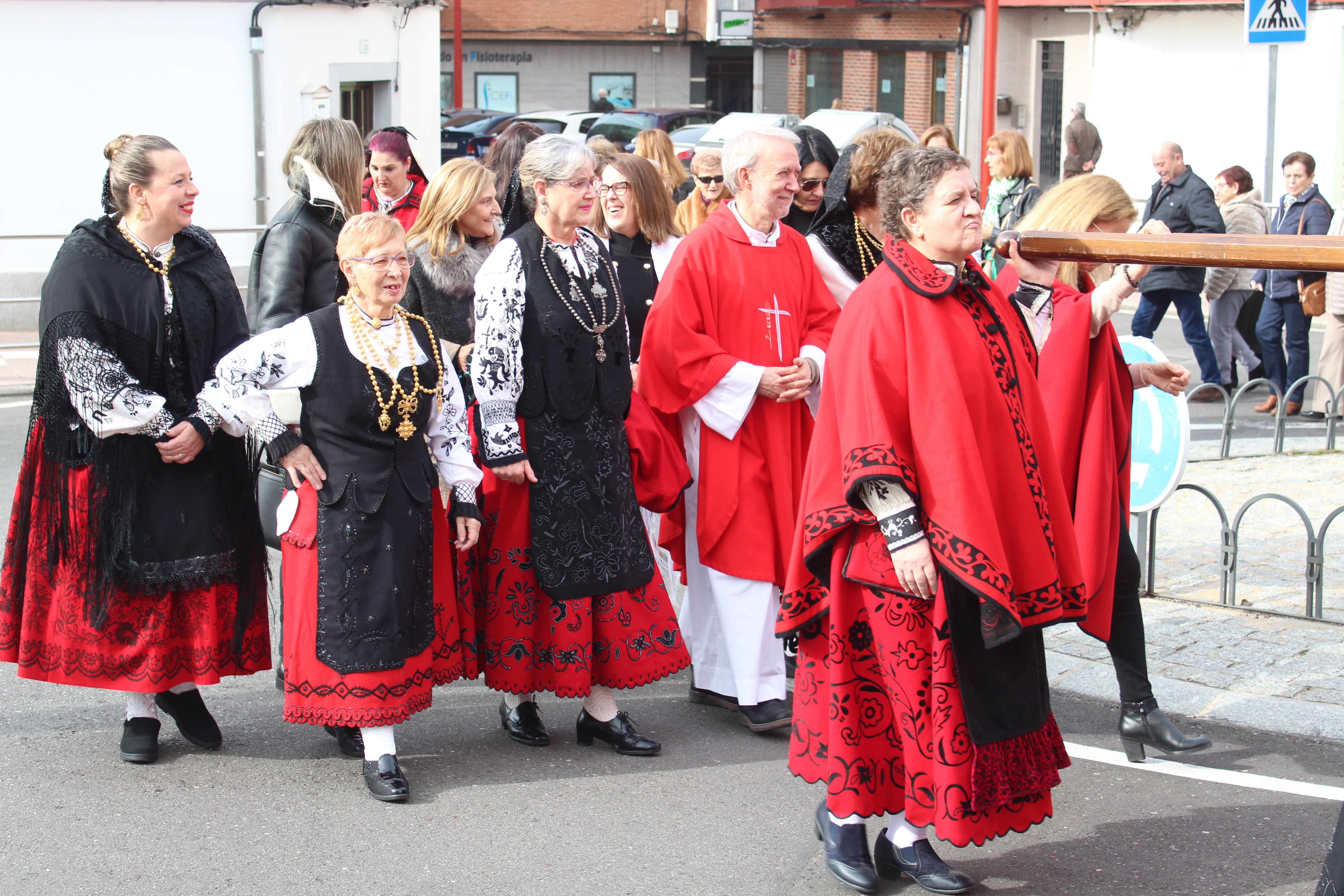 Misa y procesión de Las Águedas en Santa Marta