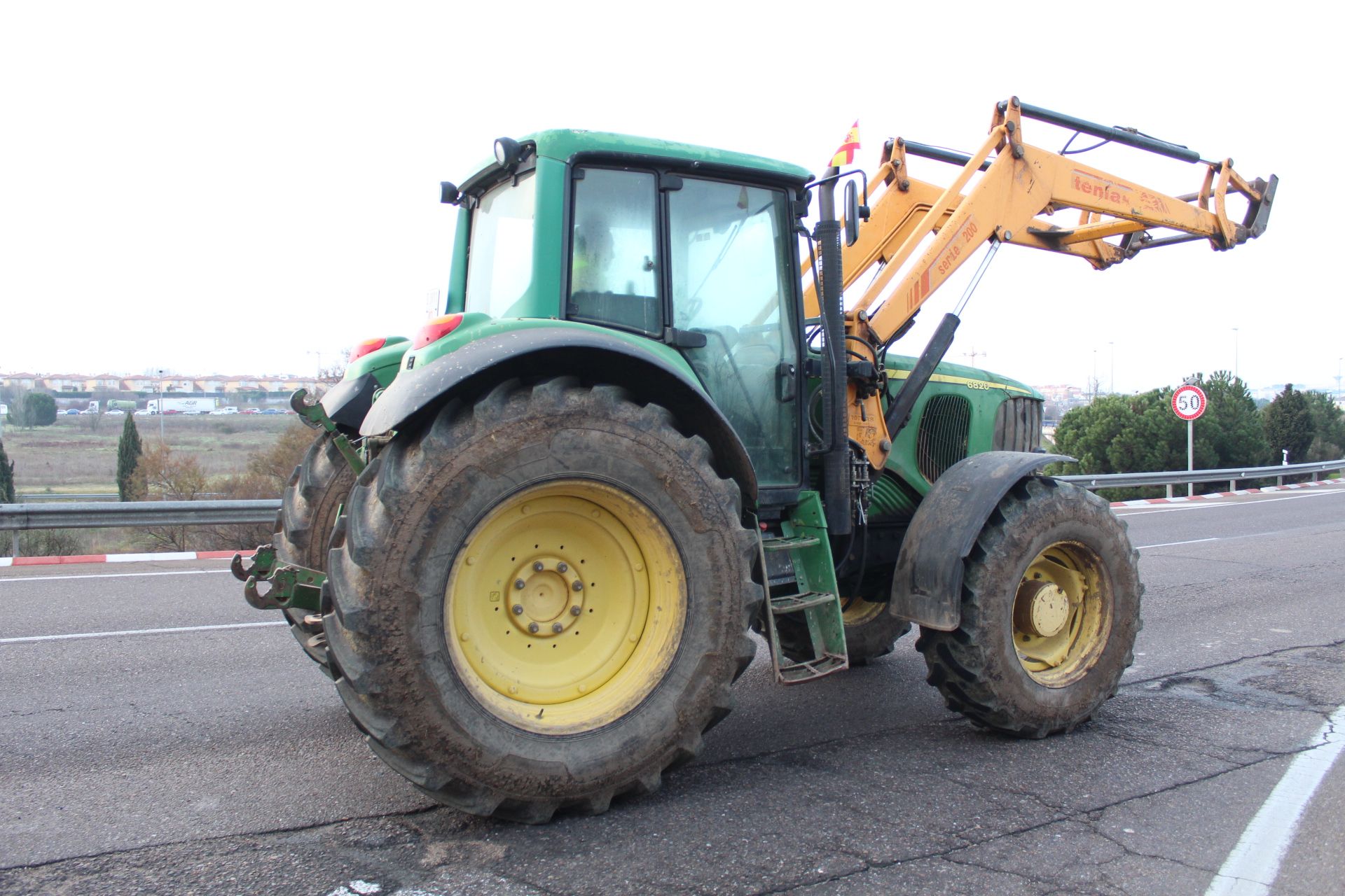 GALERÍA | Protestas y cortes de tráfico de los agricultores y ganaderos en la provincia Salamanca, martes, 6 de febrero