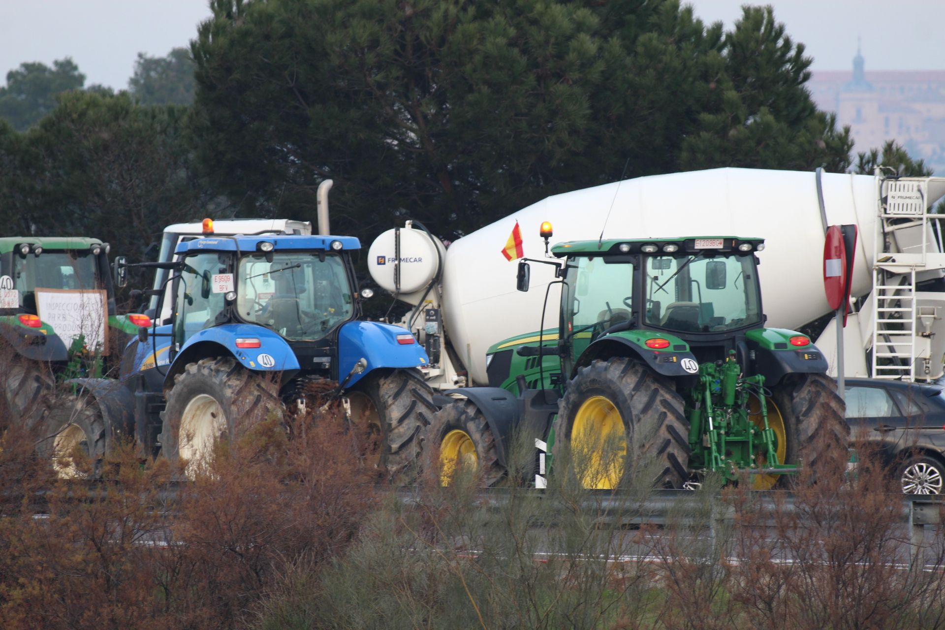 GALERÍA | Protestas y cortes de tráfico de los agricultores y ganaderos en la provincia Salamanca, martes, 6 de febrero