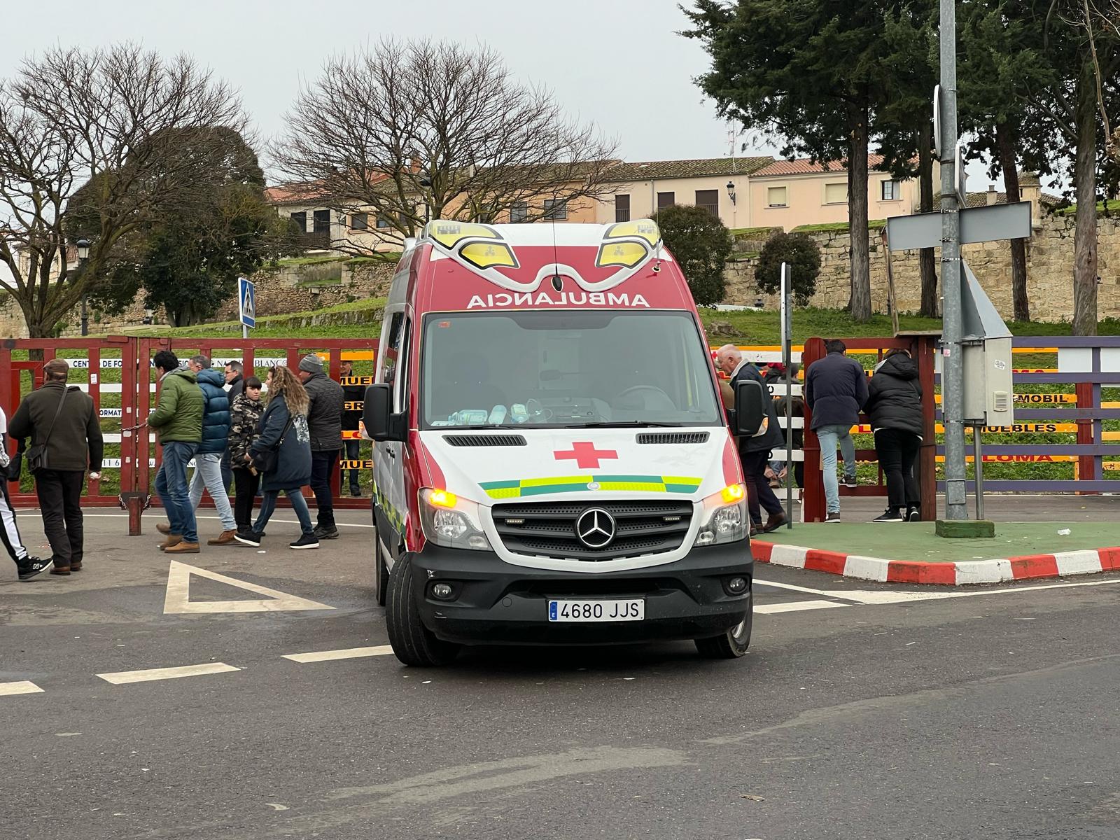 Ambulancia en el carnaval de Ciudad Rodrigo