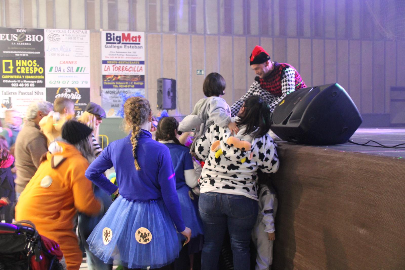 GALERÍA | Pequeños mirobrigenses “bailan” sus disfraces en el Carnaval de Ciudad Rodrigo 