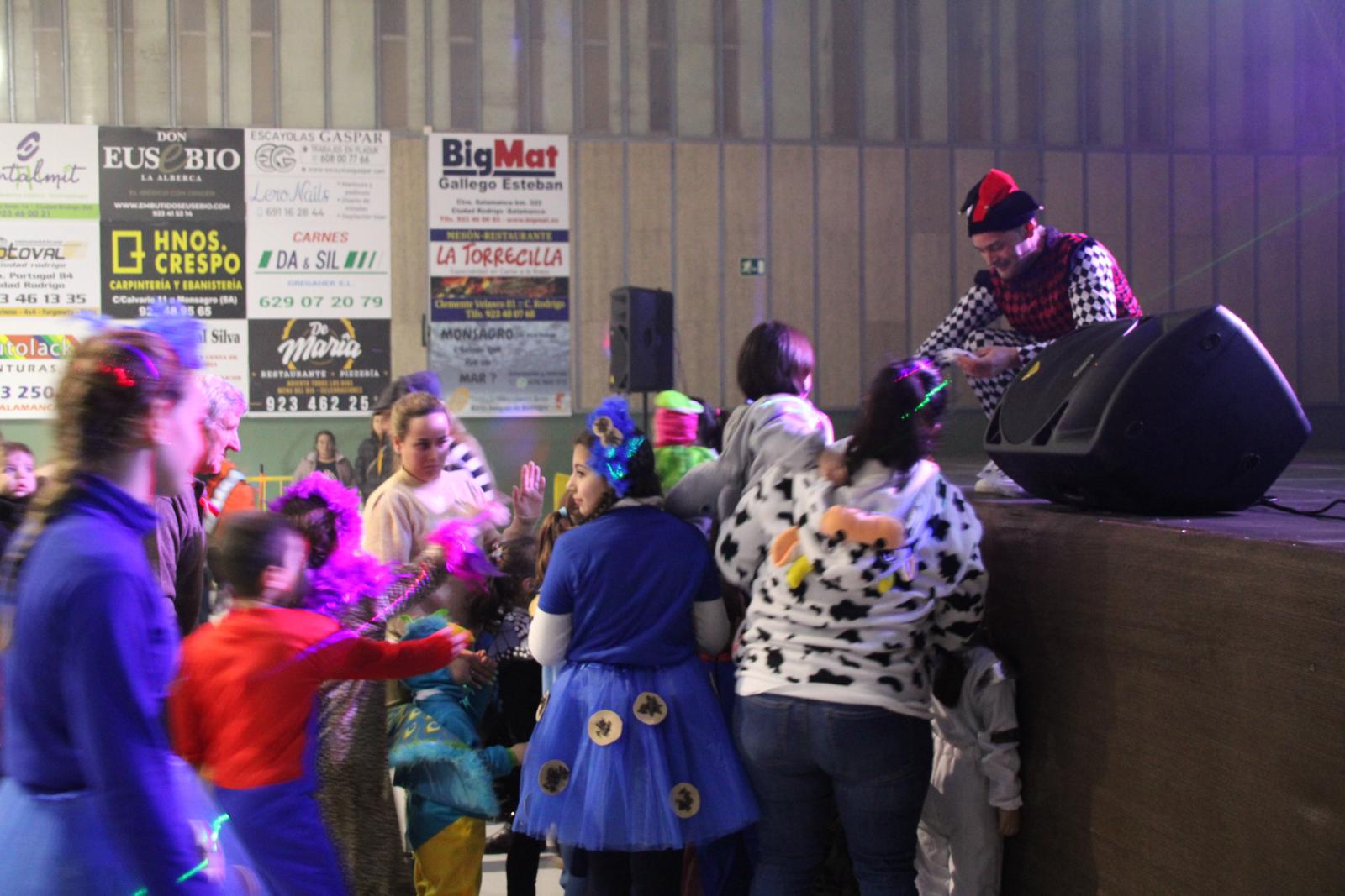 GALERÍA | Pequeños mirobrigenses “bailan” sus disfraces en el Carnaval de Ciudad Rodrigo 