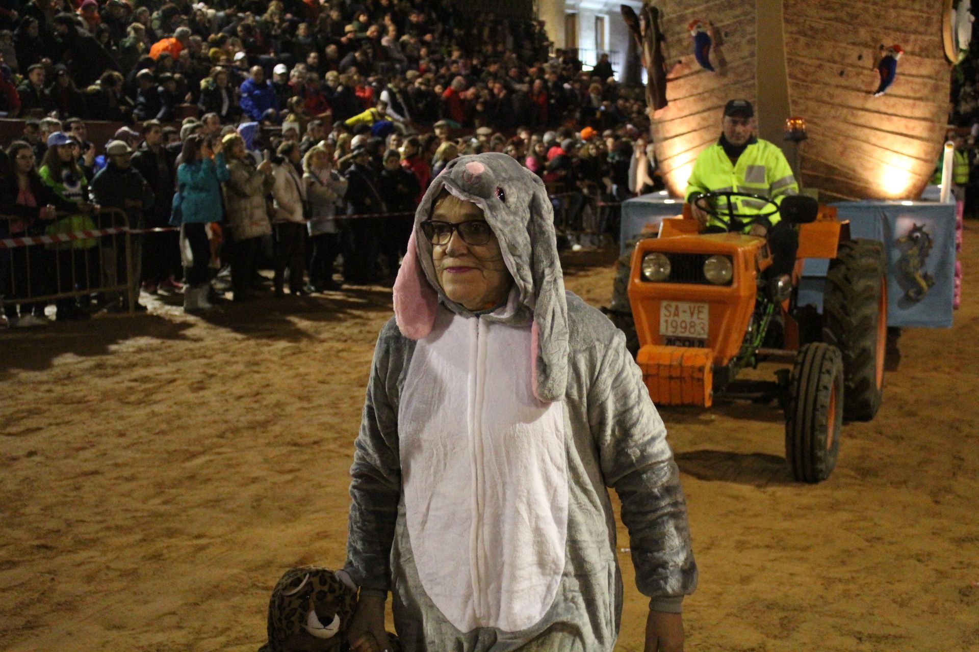 Desfile de carrozas en el Carnaval del Toro de Ciudad Rodrigo 2024