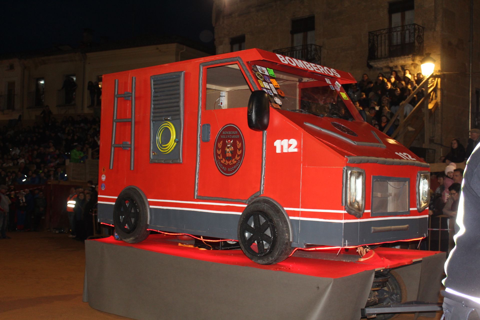 Desfile de carrozas en el Carnaval del Toro de Ciudad Rodrigo 2024