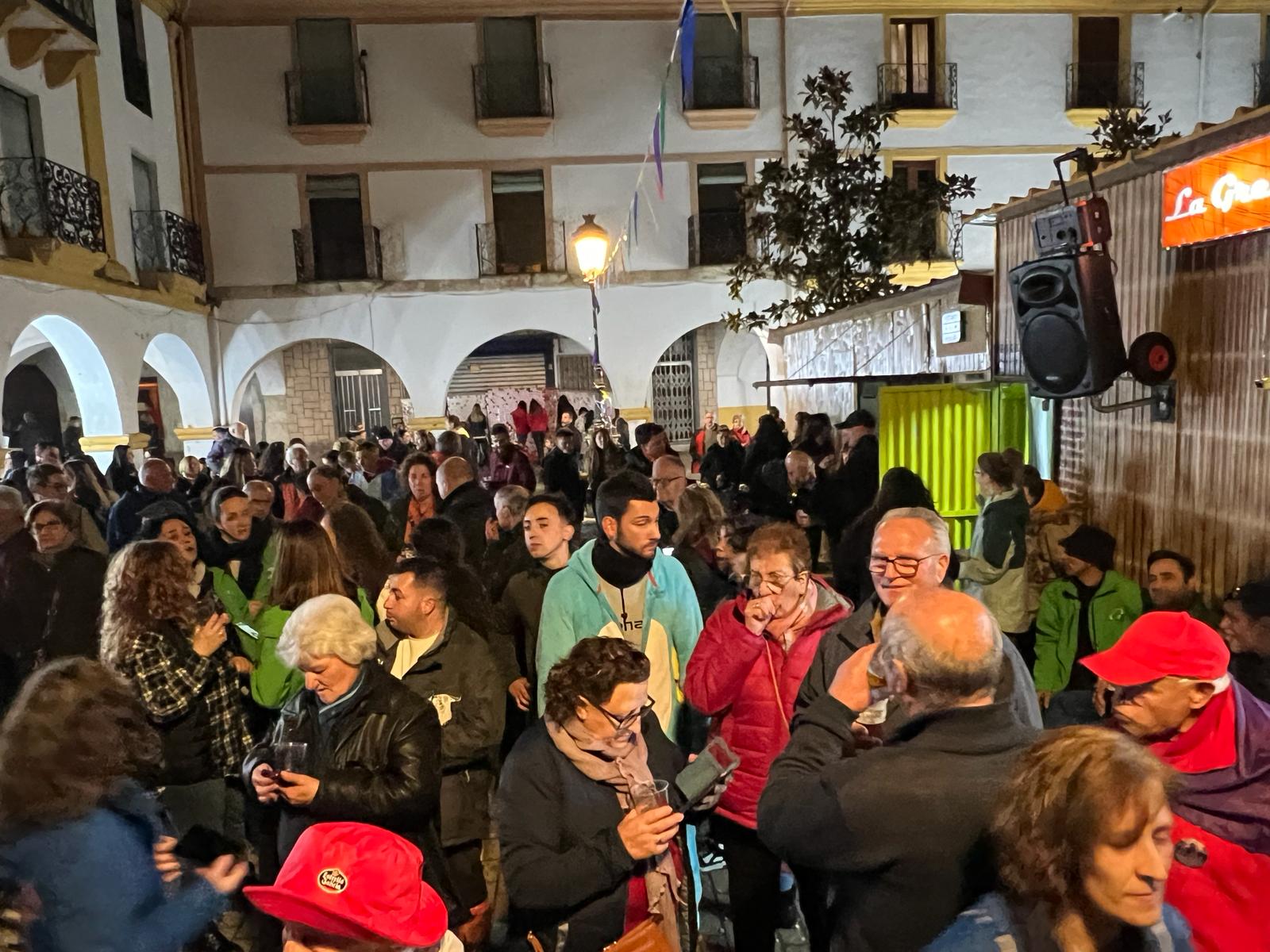 GALERÍA | Pasacalles con la quema del toro de cenizos y petición de cenizos en Ciudad Rodrigo. Fotos: Verónica Tapia