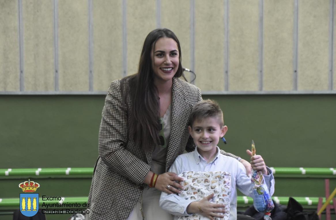 Entrega de trofeos en el Pabellón Municipal en Ciudad Rodrigo por el Carnaval del Toro