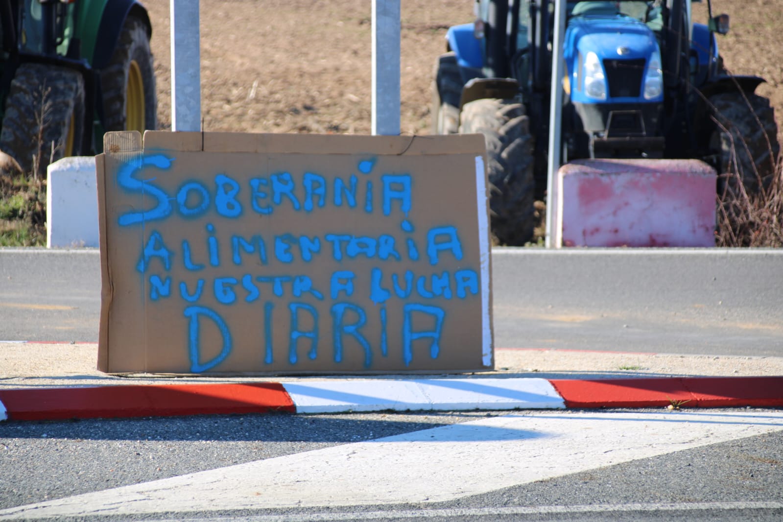 GALERÍA | Los tractores llegan a Matacán para recibir a la reina Letizia