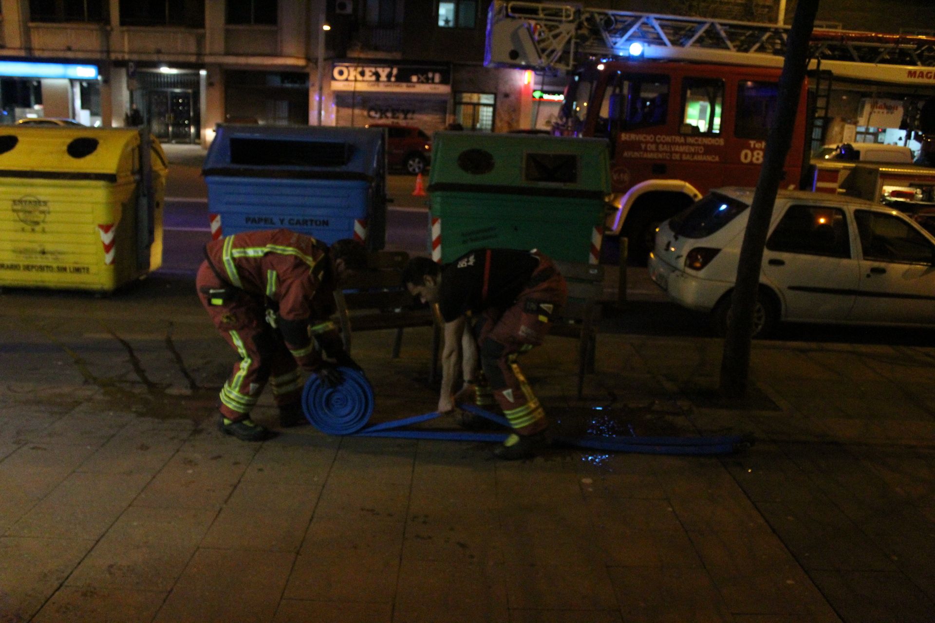 El humo saliente de un local del paseo de la Estación moviliza a los bomberos de Salamanca