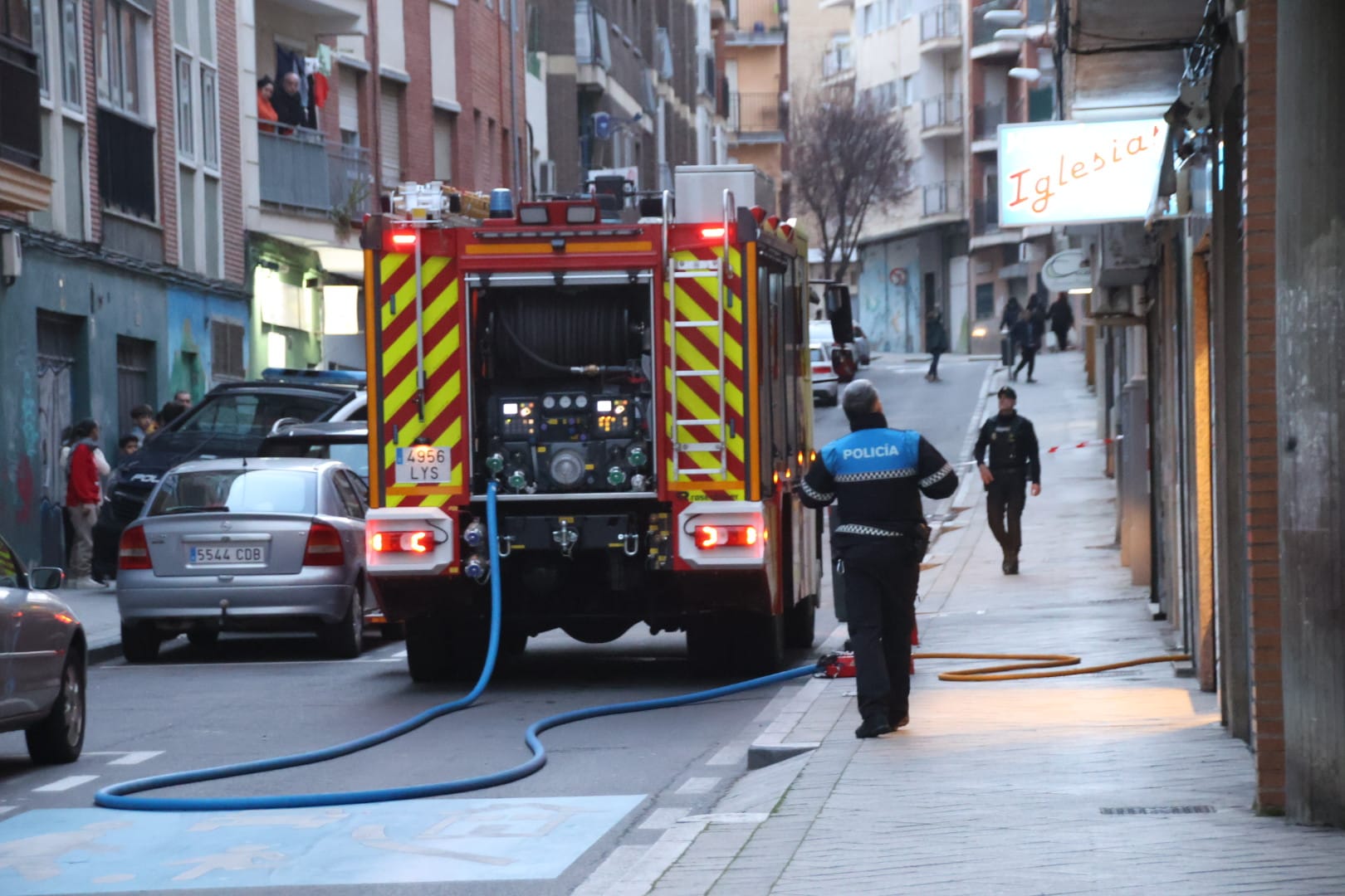 Incendio en una vivienda en la calle León Felipe (7)