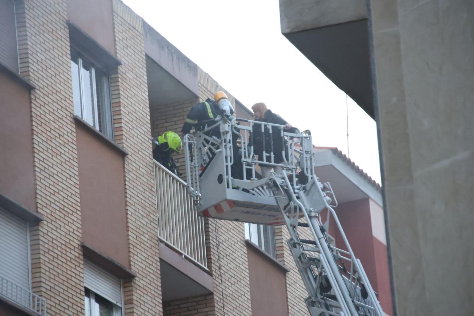 Incendio en una vivienda en la calle León Felipe (10)