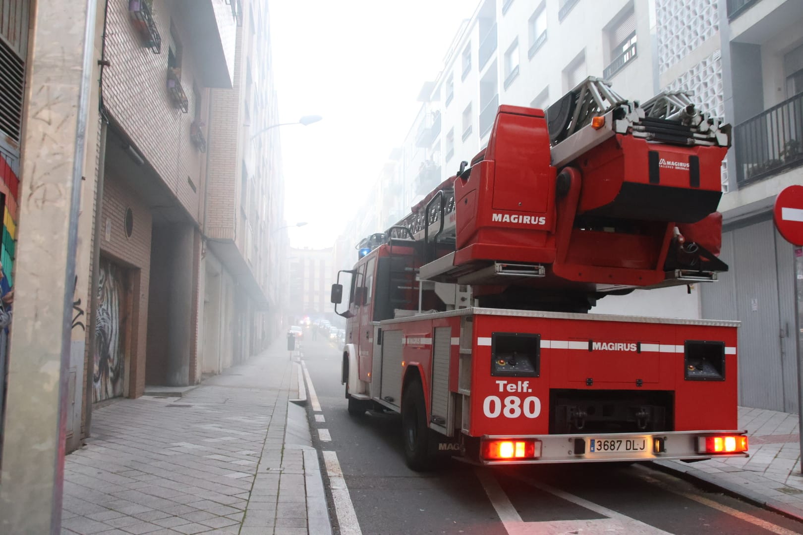 Incendio en una vivienda en la calle León Felipe (16)