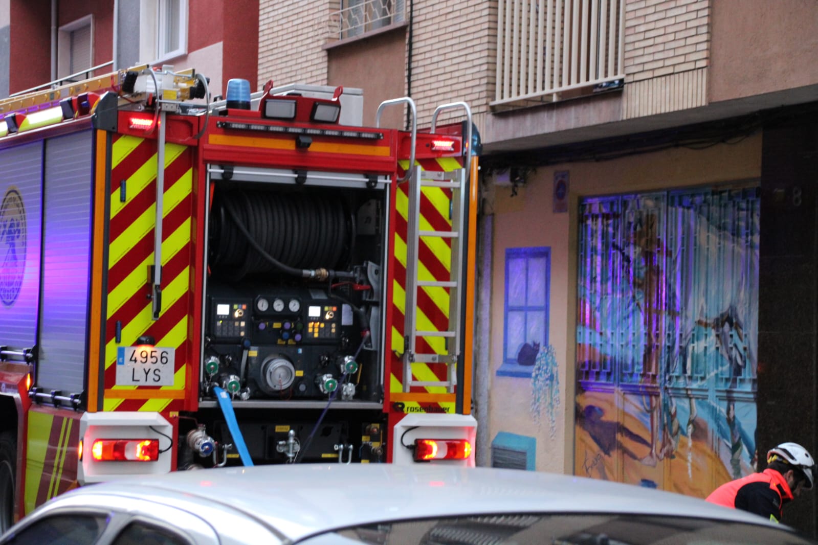 Incendio en una vivienda en la calle León Felipe (18)