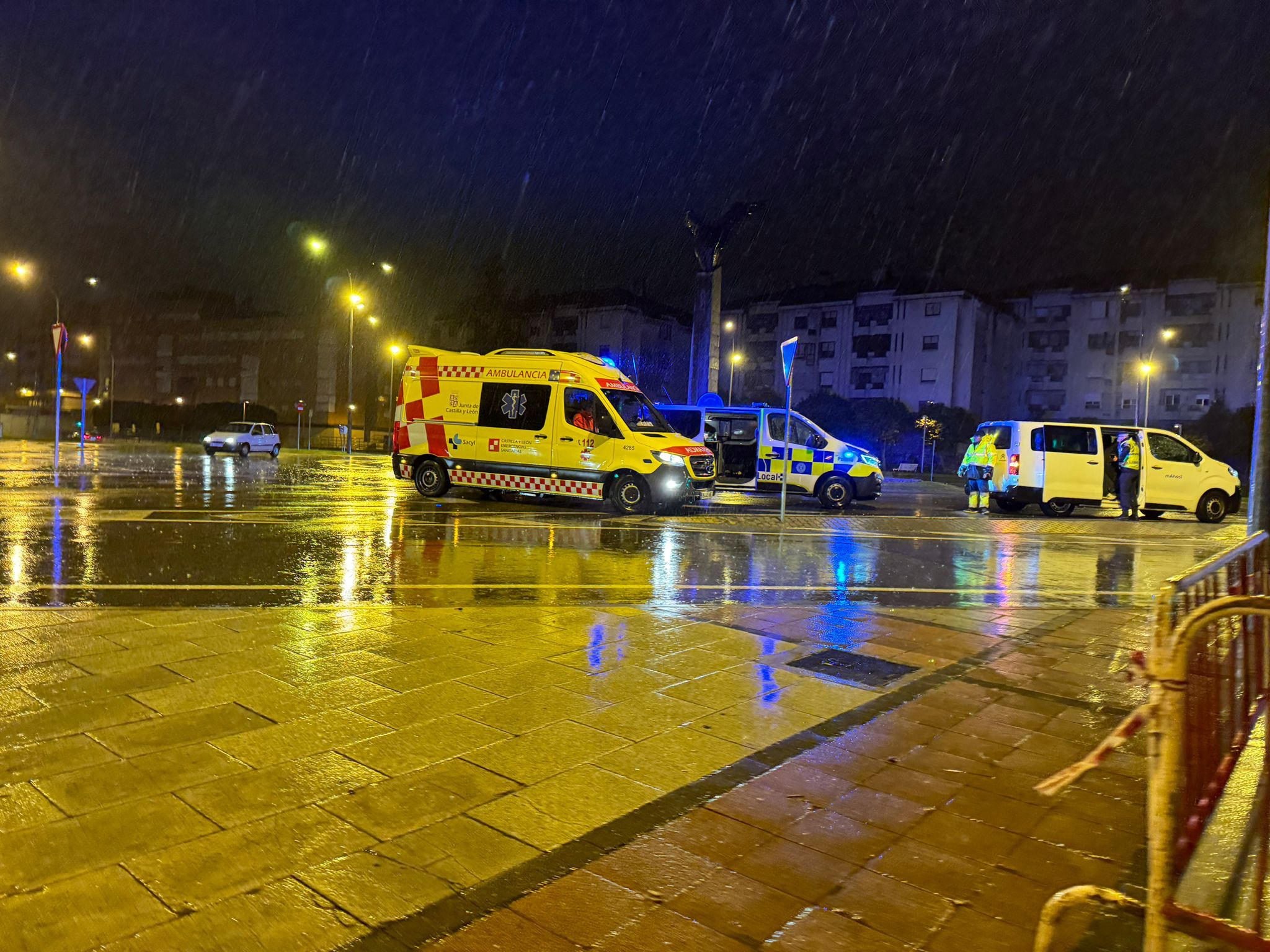 Colisión entre una moto y un turismo en la carretera Virgen de Loreto