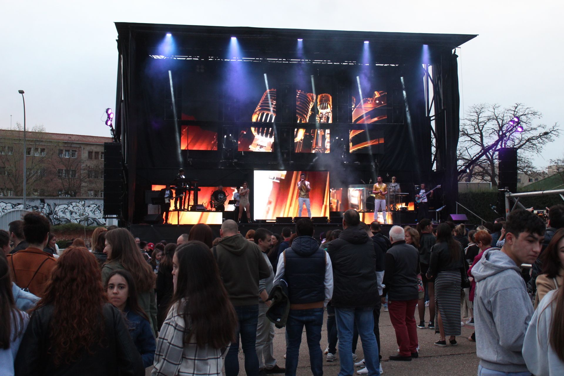 Gran fiesta con la orquesta Syra.