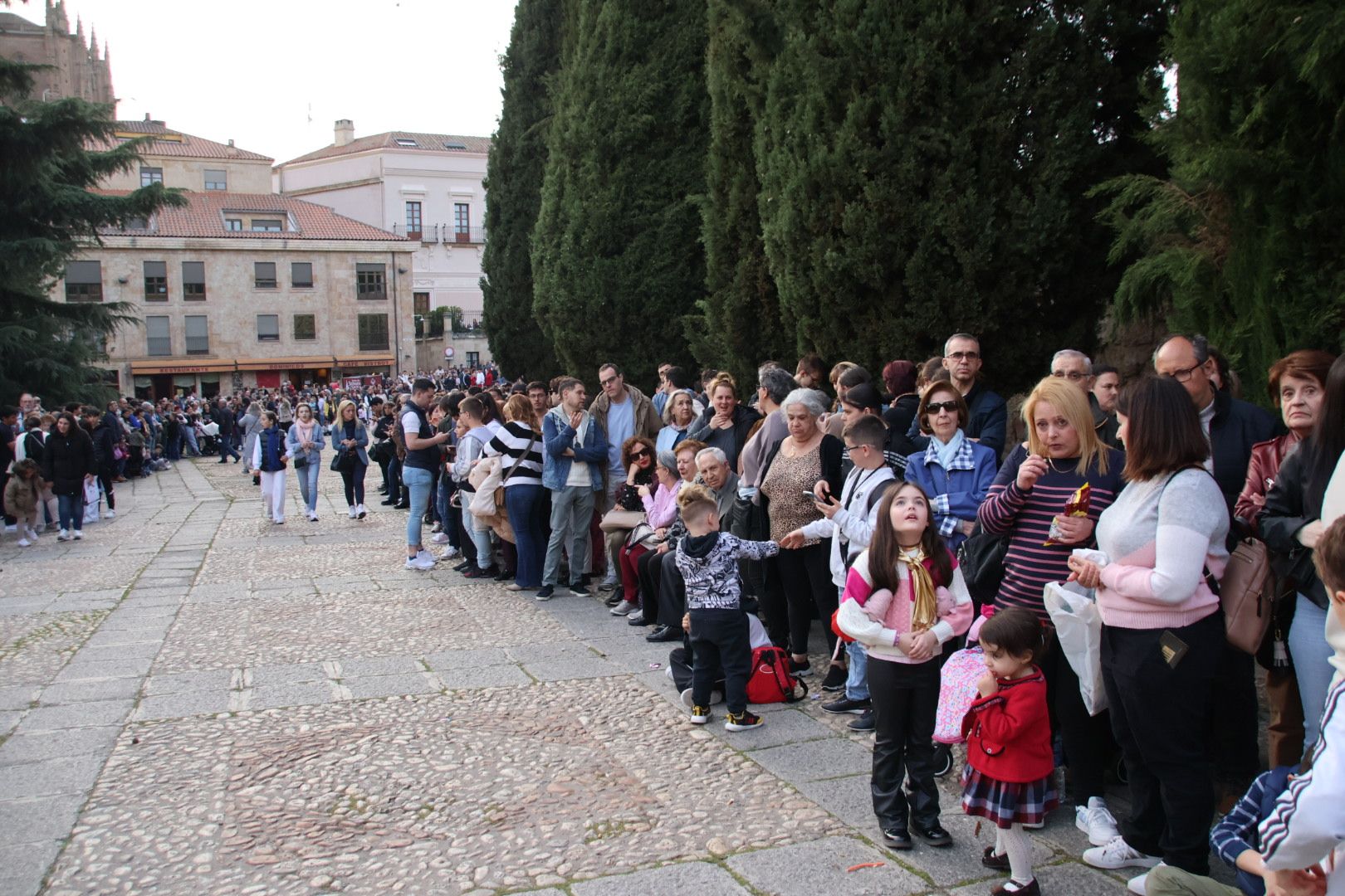 Ambiente en el Sábado de Pasión, Cofradía Penitencial del Rosario, Semana Santa 2024