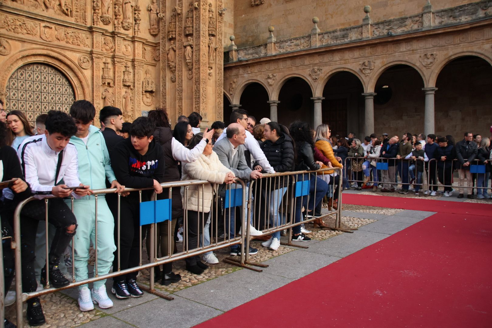 Ambiente en el Sábado de Pasión, Cofradía Penitencial del Rosario, Semana Santa 2024