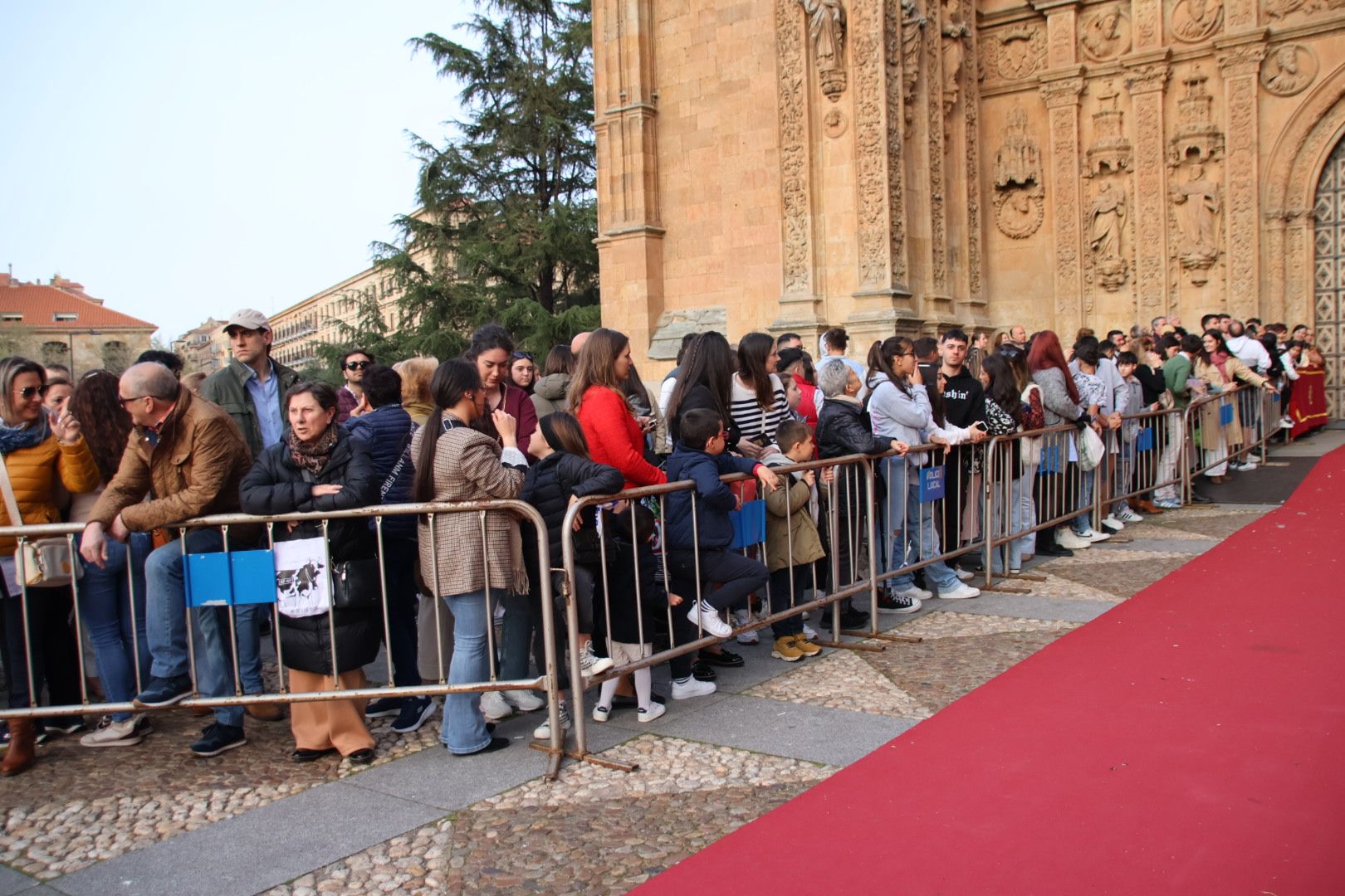 Ambiente en el Sábado de Pasión, Cofradía Penitencial del Rosario, Semana Santa 2024