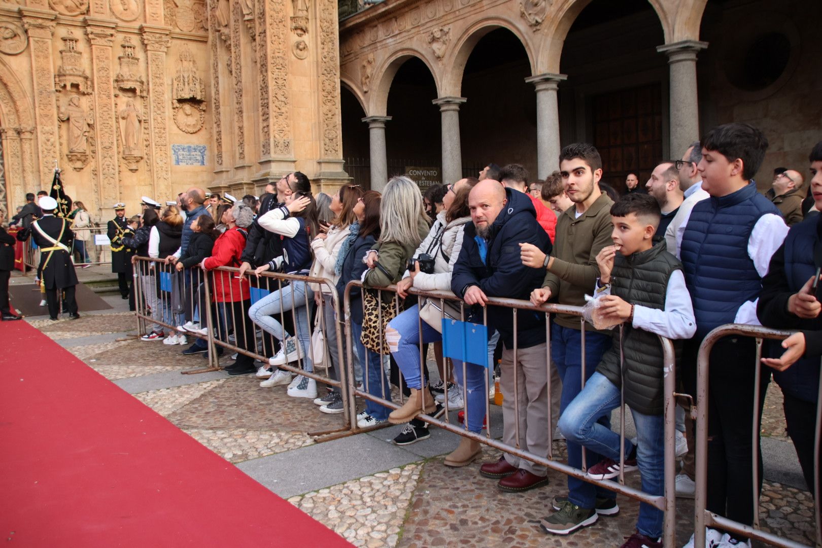 Ambiente en el Sábado de Pasión, Cofradía Penitencial del Rosario, Semana Santa 2024