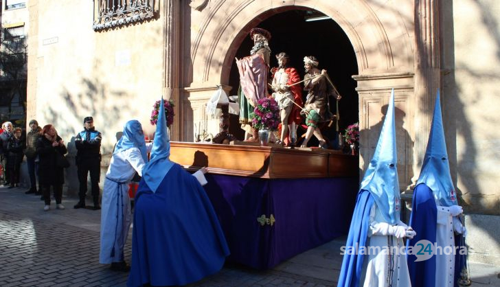 Inicio de la procesión del Santo Entierro, en Salamanca. Foto Carlos H.G