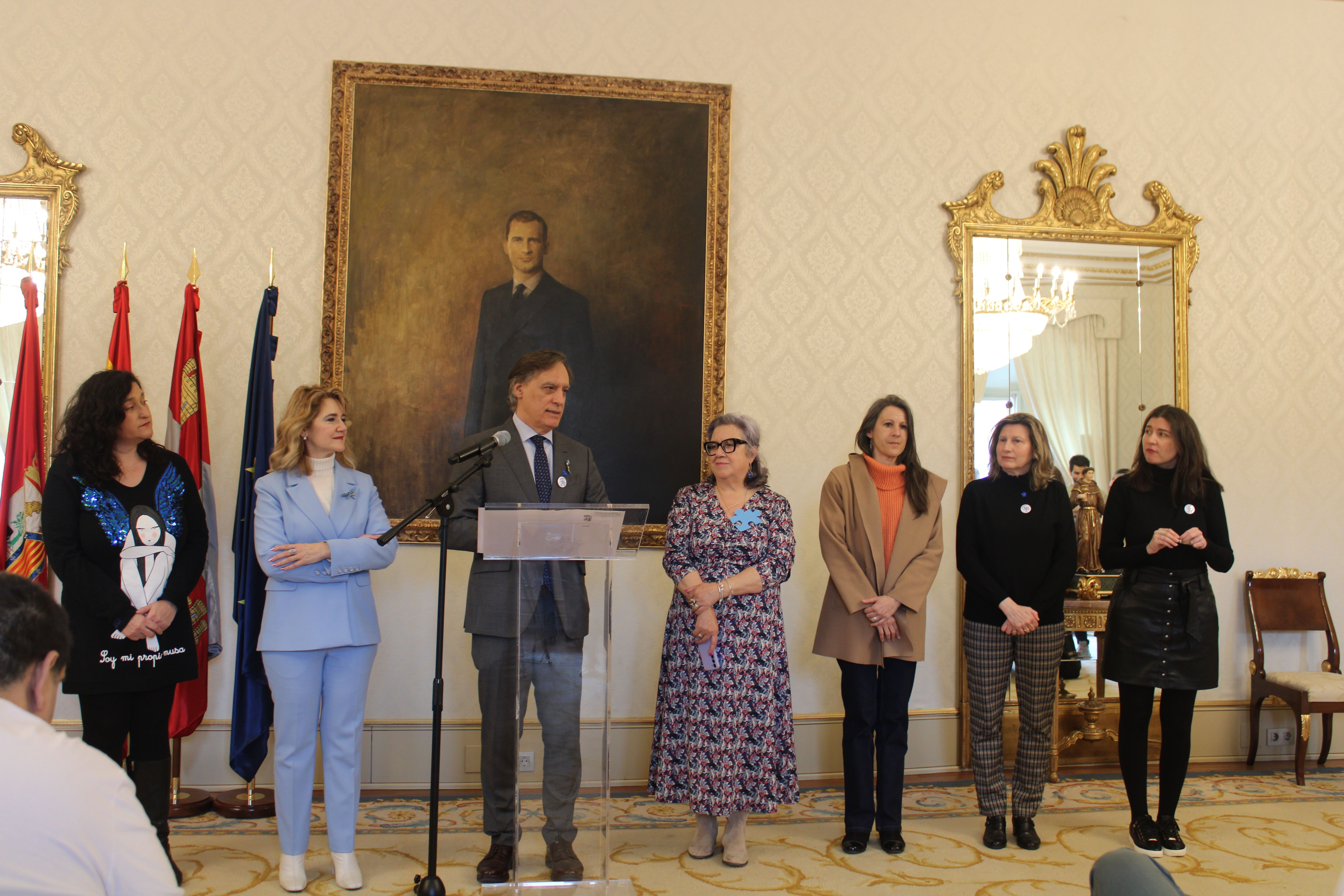  Carbayo recibe a usuarios con TEA en el Ayuntamiento por Día Mundial del Autismo. Fotos S24H (12)