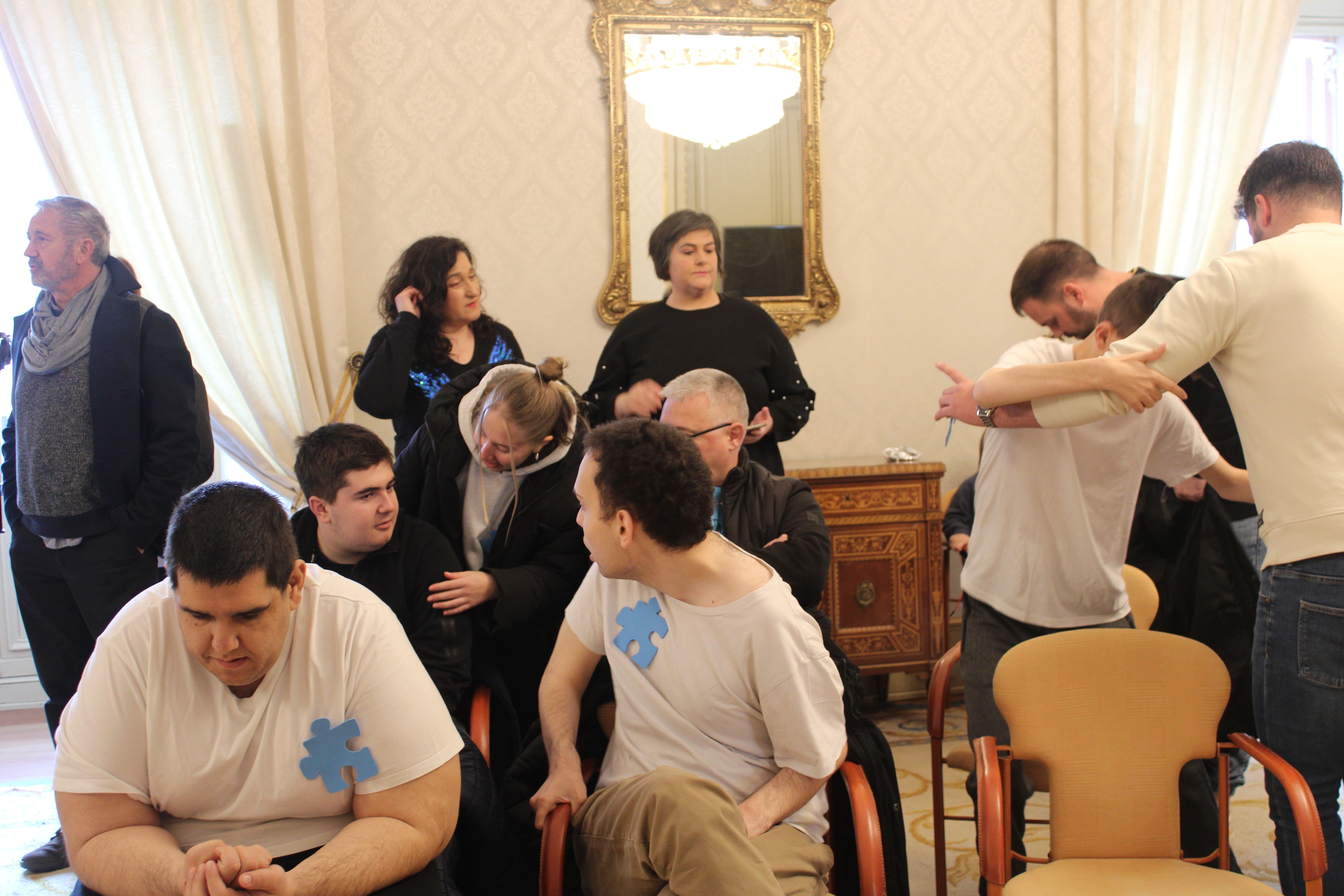  Carbayo recibe a usuarios con TEA en el Ayuntamiento por Día Mundial del Autismo. Fotos S24H (22)