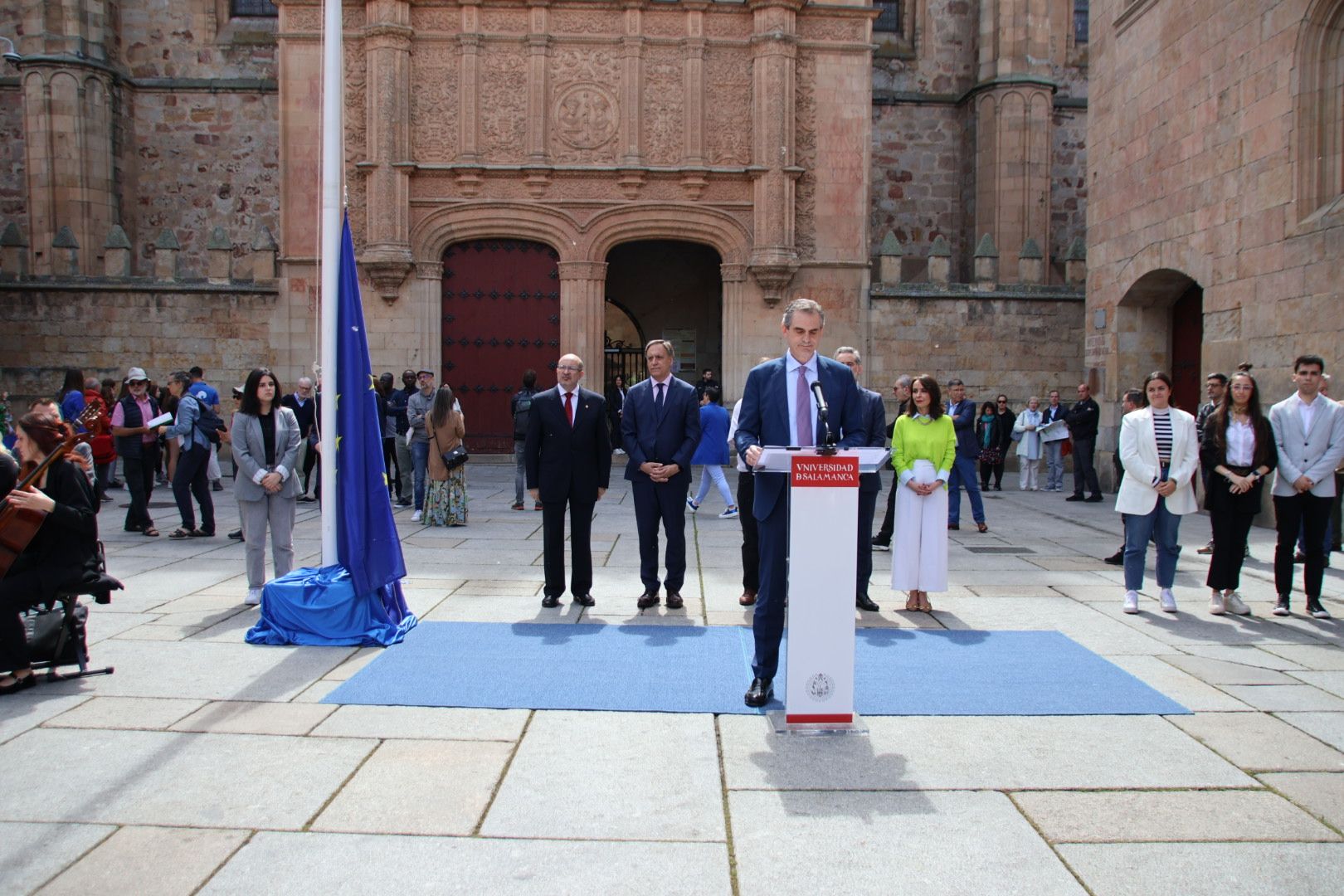 izado de bandera con motivo del Día de Europa