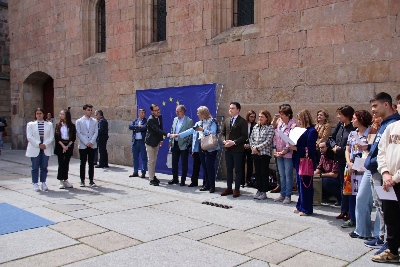 izado de bandera con motivo del Día de Europa