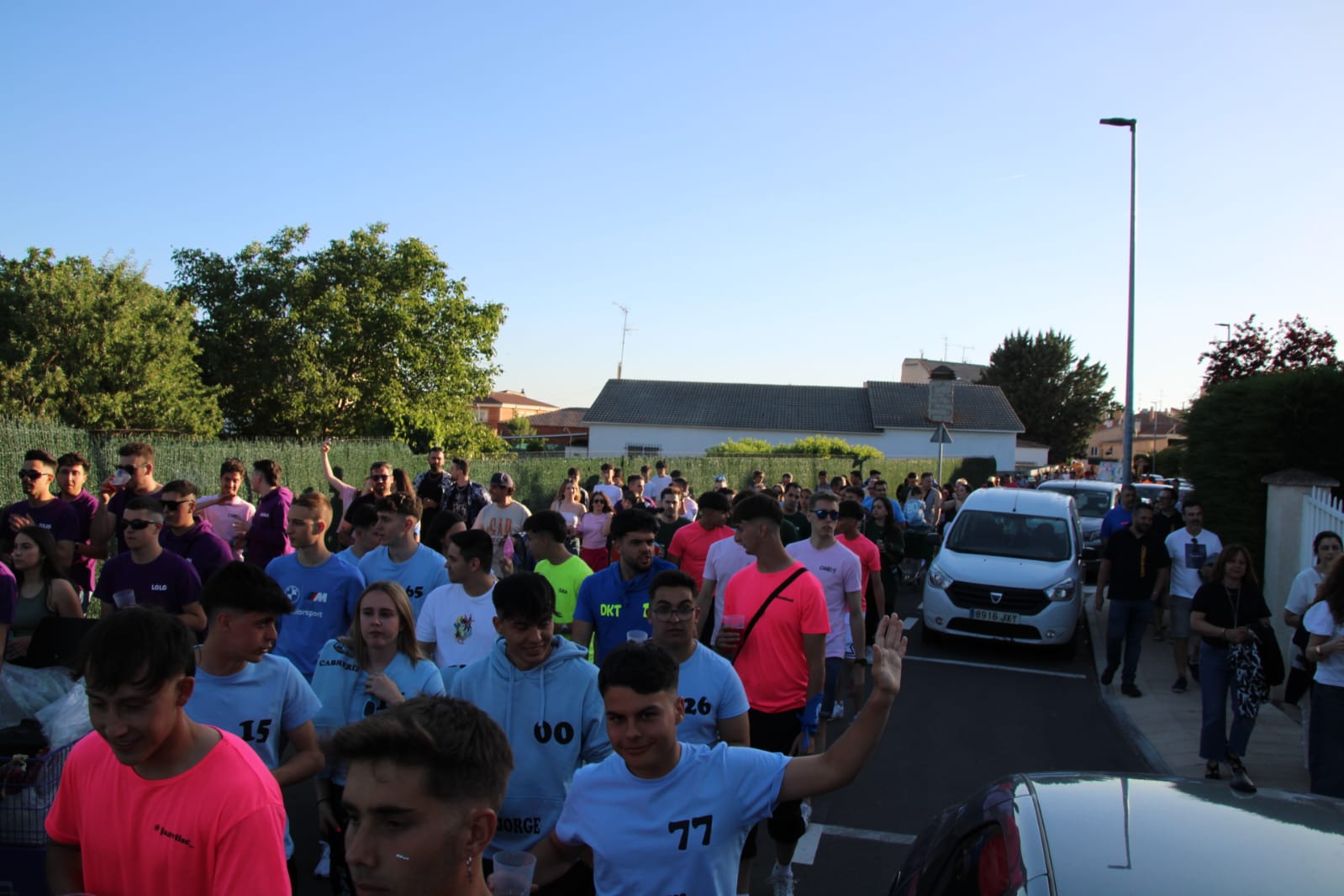 Desfile de peñas y pregón en Cabrerizos 2024. Fotos Javier S (7)