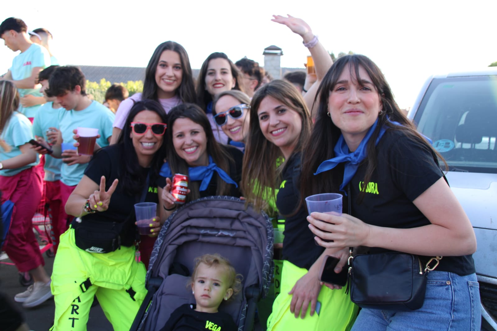 Desfile de peñas y pregón en Cabrerizos 2024. Fotos Javier S (15)