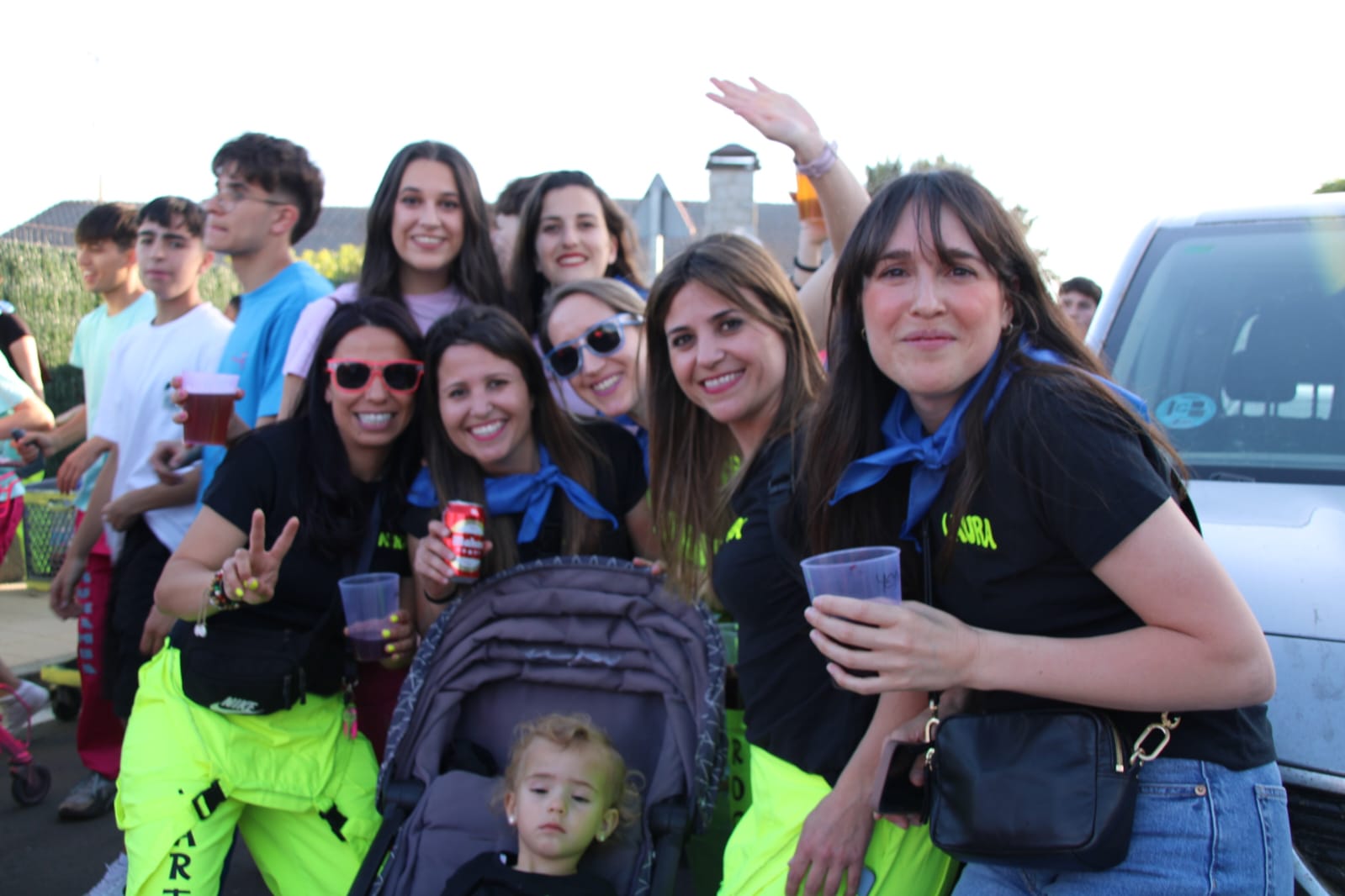 Desfile de peñas y pregón en Cabrerizos 2024. Fotos Javier S (16)