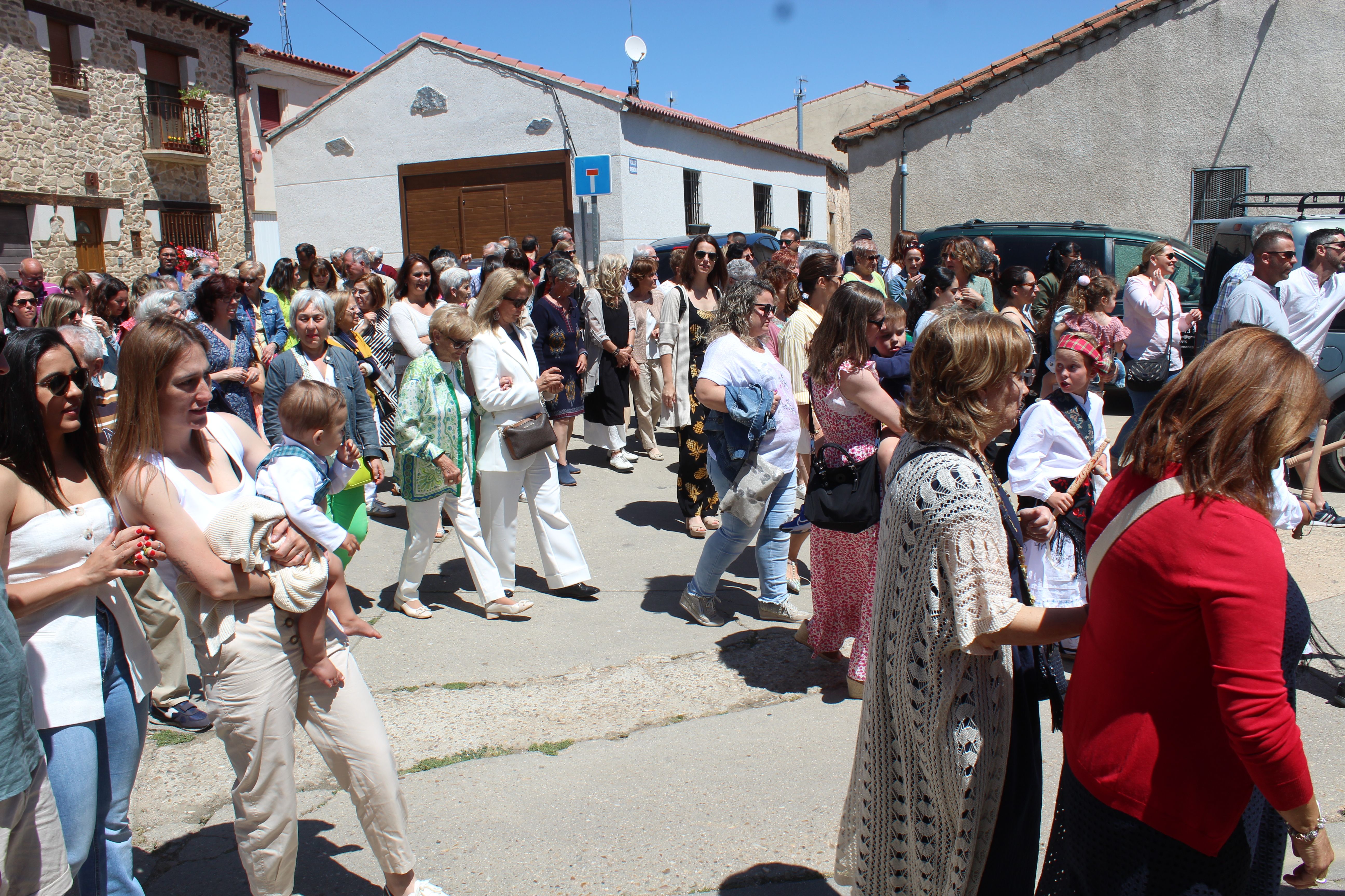 Misa y procesión en AldeaTejada.