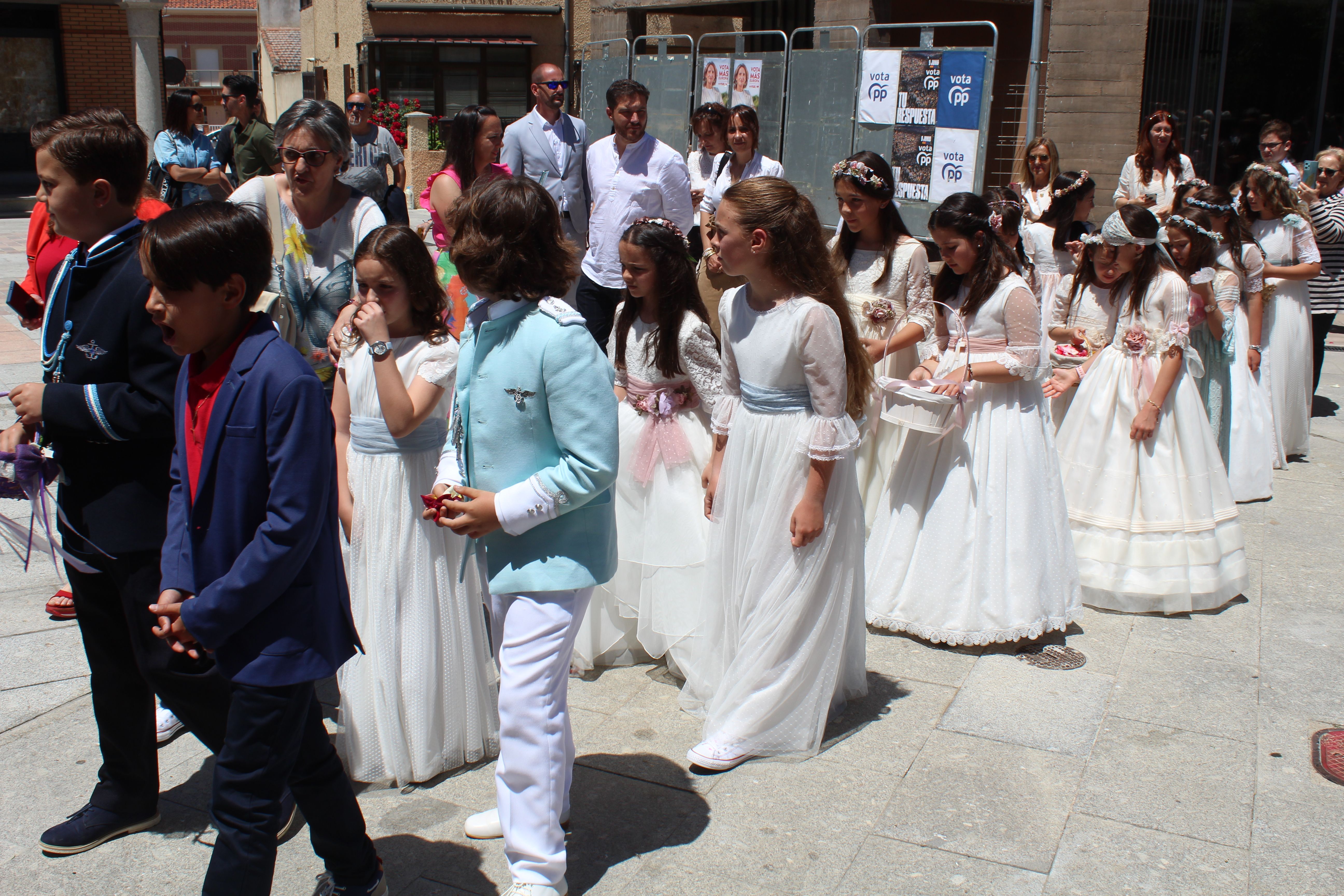 Misa y procesión en Carbajosa de la Sagrada.
