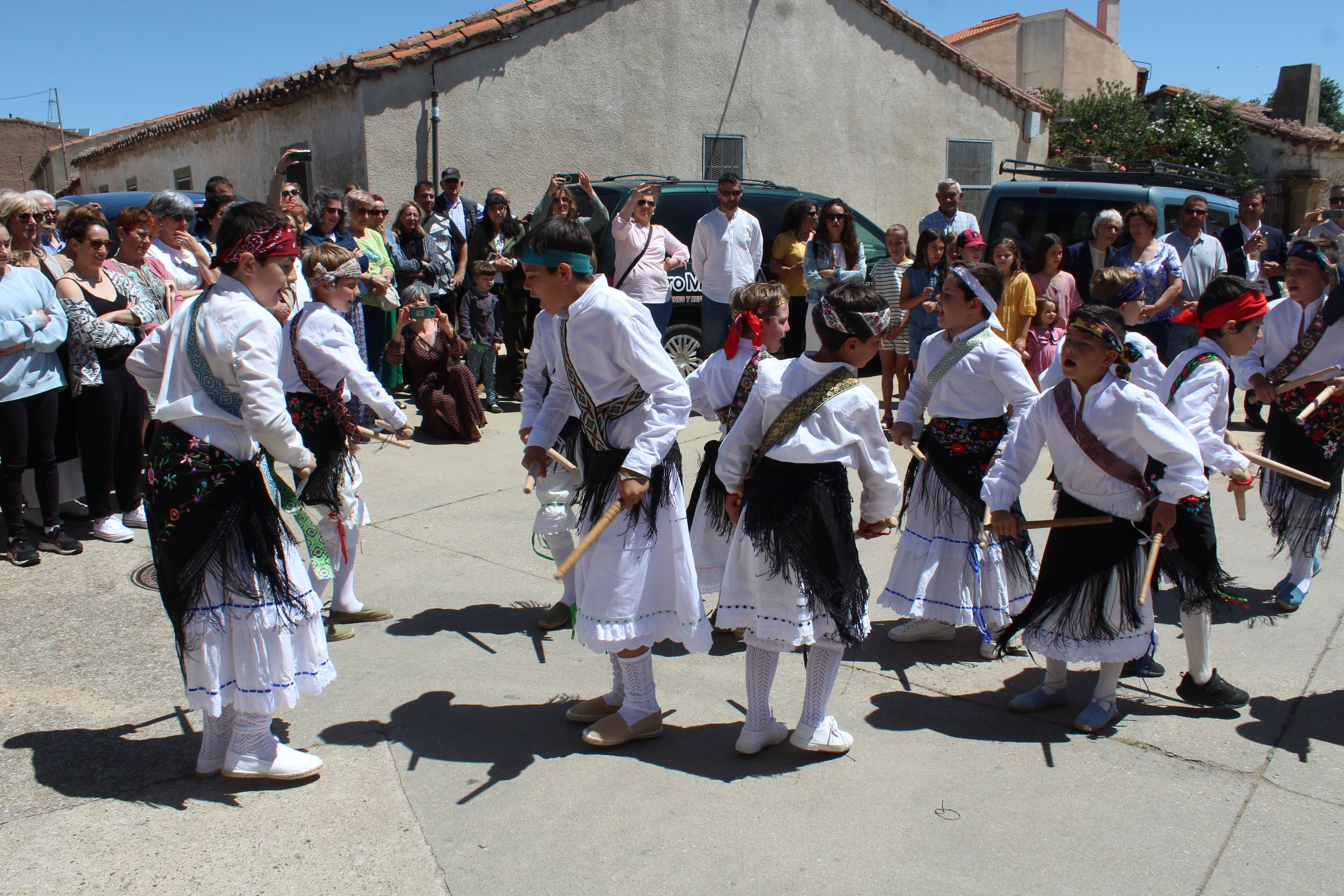 Misa y procesión en AldeaTejada.