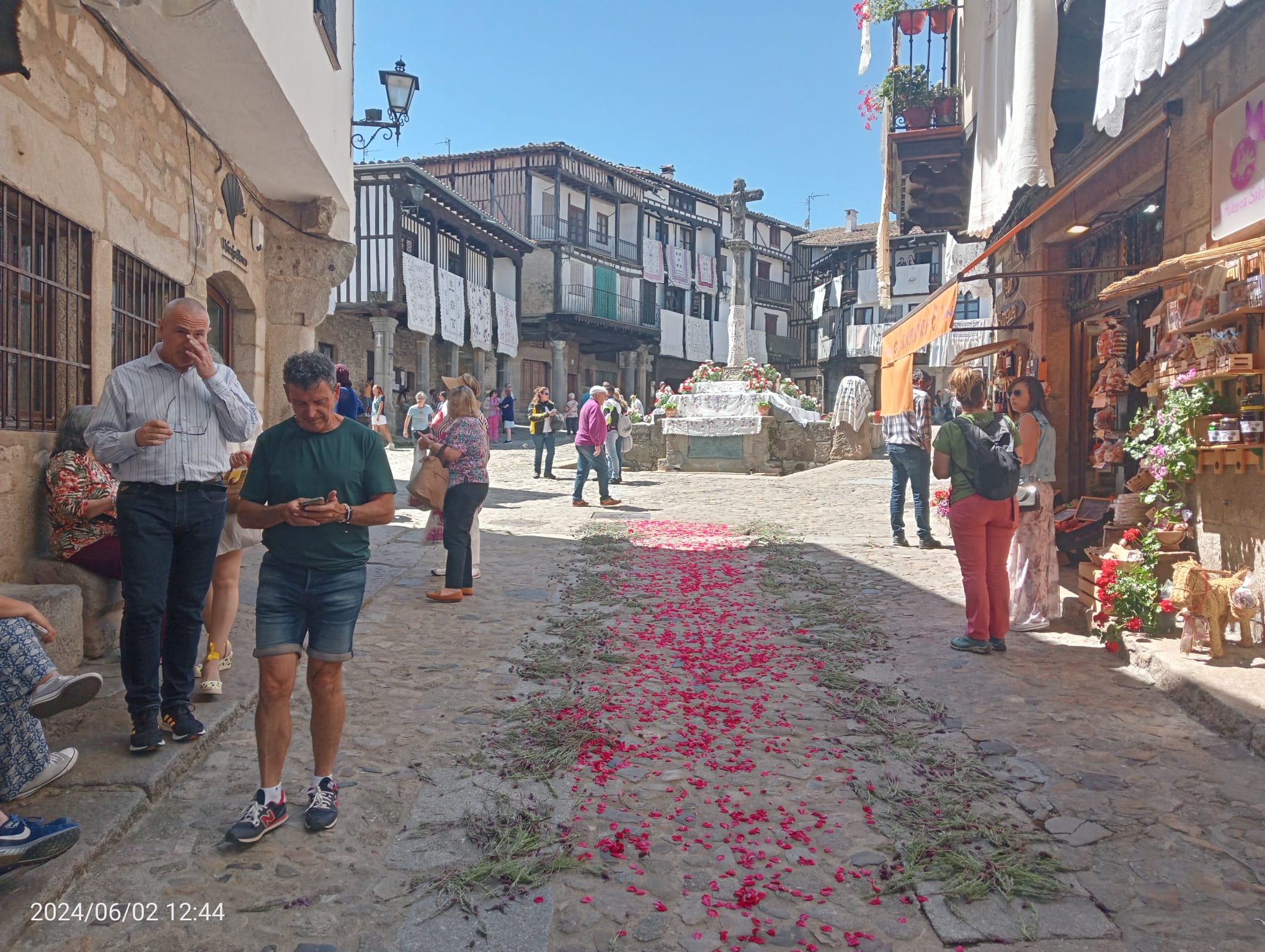Procesión tradicional del Corpus y ofertorio en La Alberca, domingo, 2 de junio de 2024 (7)
