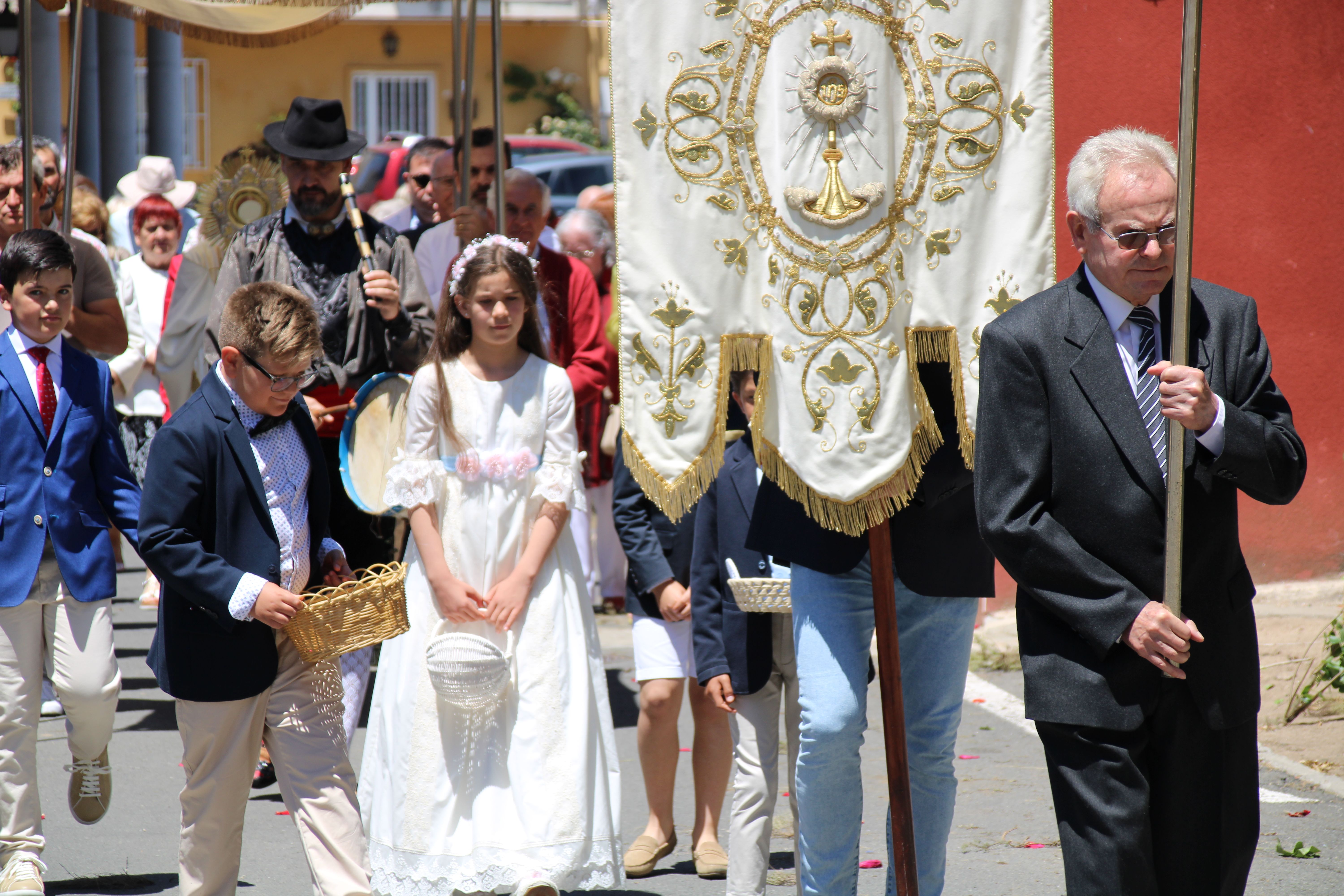 Procesión  por las Fiestas del Señor en Cabrerizos. Fotos S24H