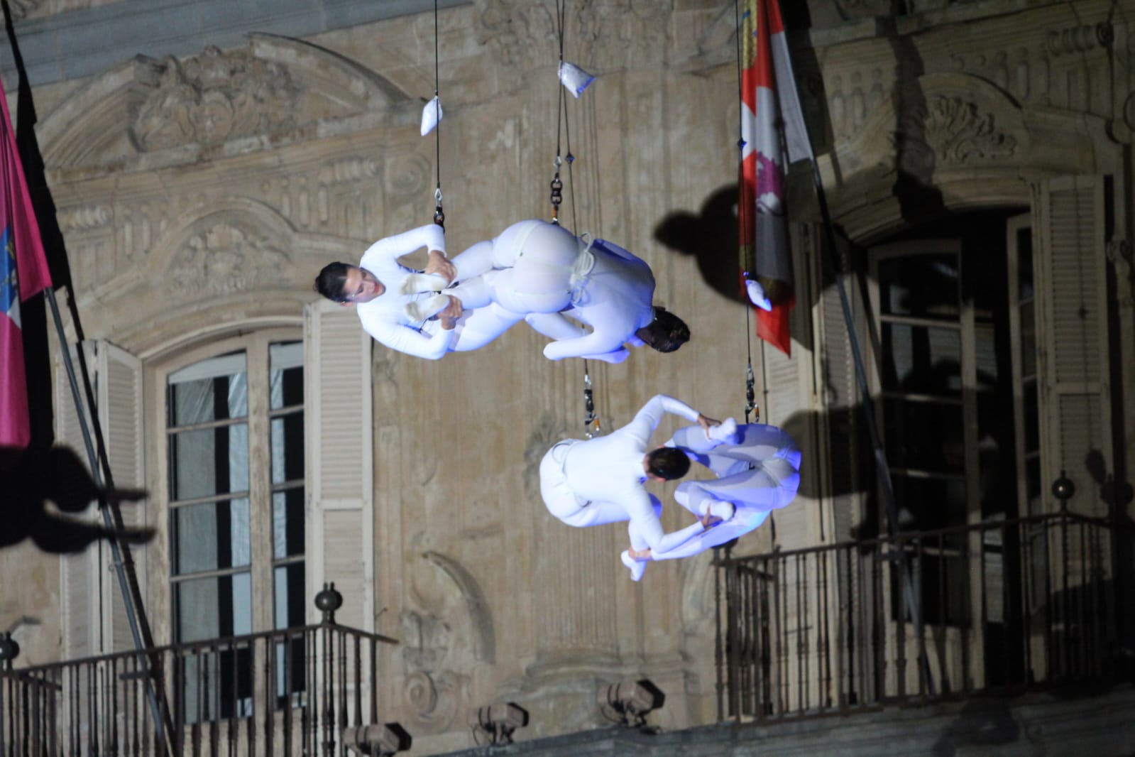 Espectáculo Ballet Aéreo en la Plaza Mayor por San Juan de Sahagún