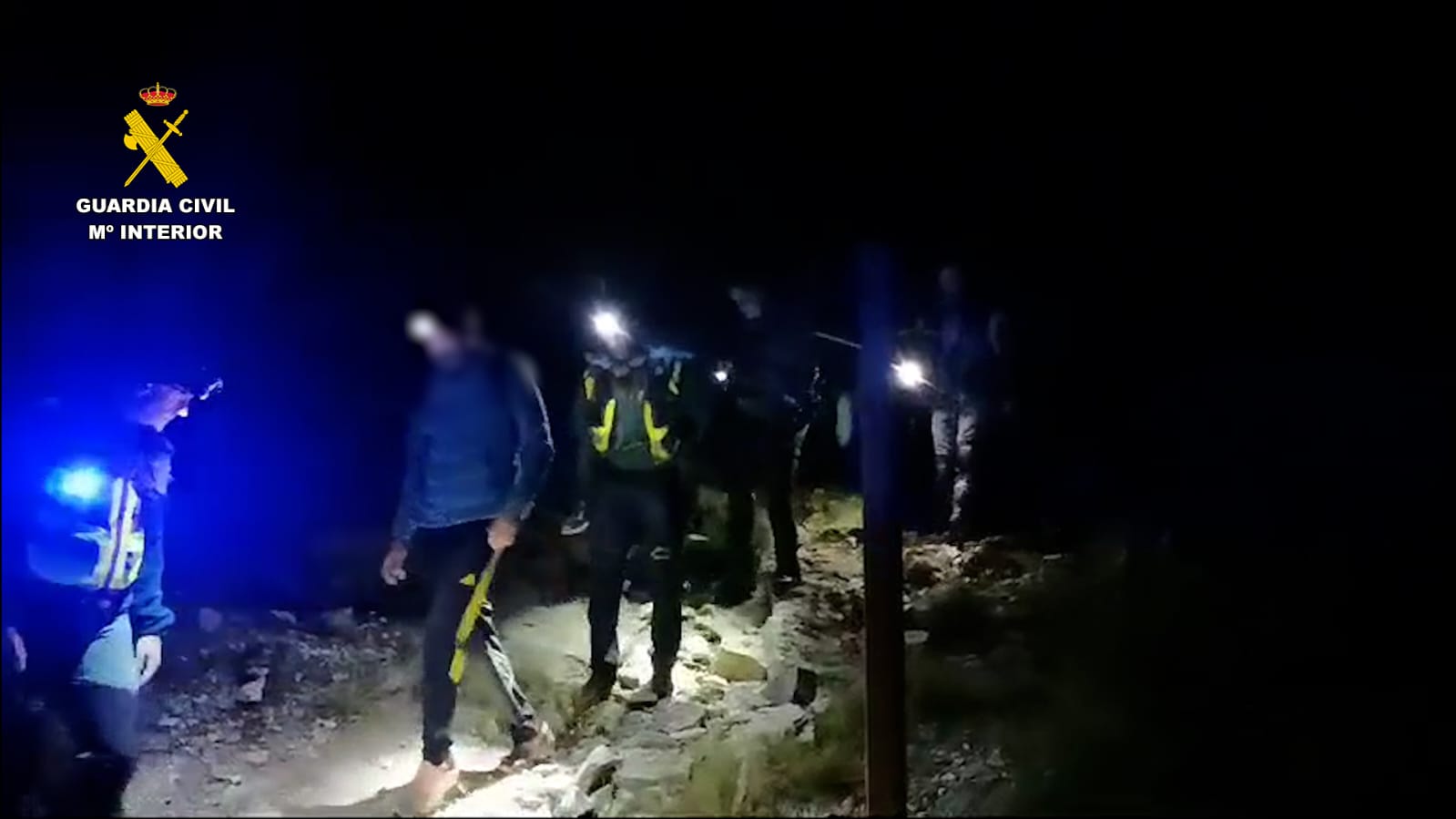 La Guardia Civil rescata a un padre y su hijo perdidos en la sierra de Candelario. Foto Guardia Civil  (2)