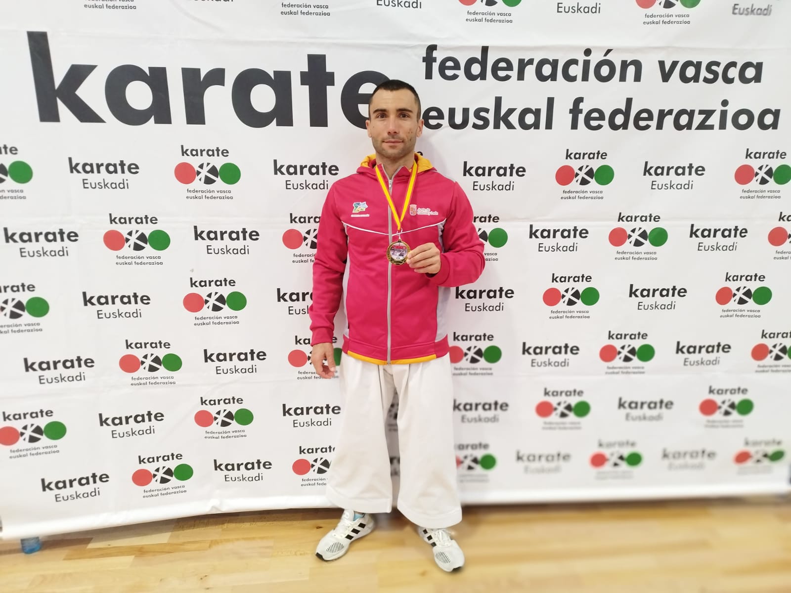 Enrique Nieto gana el oro en el XI Campeonato de España Master