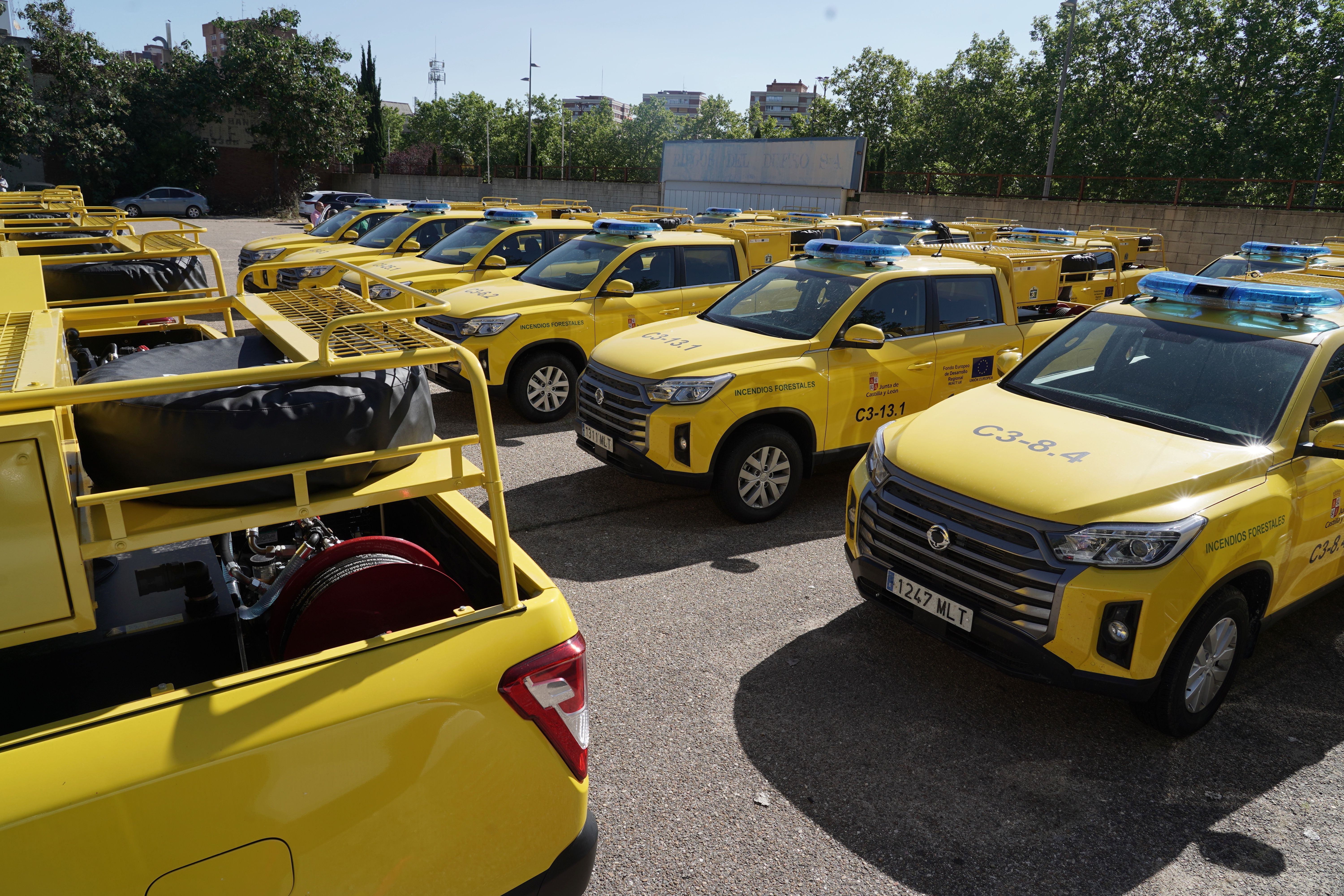 Vehículos pick up para protección civil. Foto Rubén Cacho | ICAL